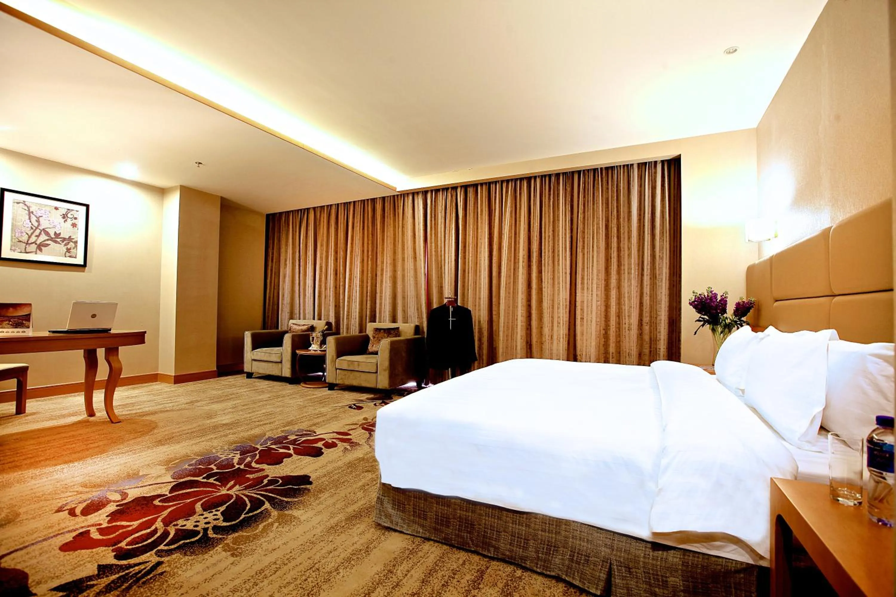 Photo of the whole room, Bed in Ramada by Wyndham Beijing Airport