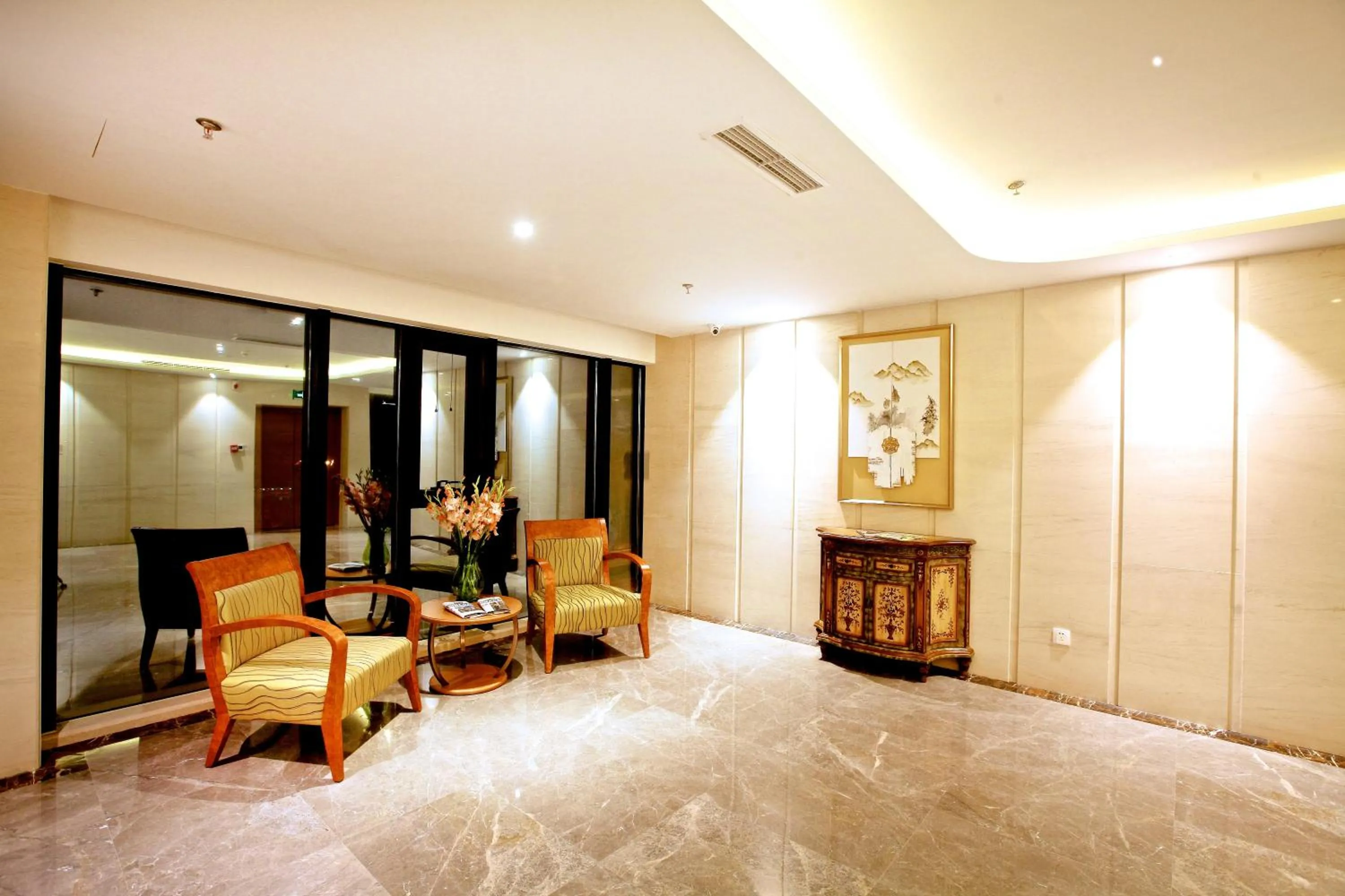 Lobby or reception in Ramada by Wyndham Beijing Airport