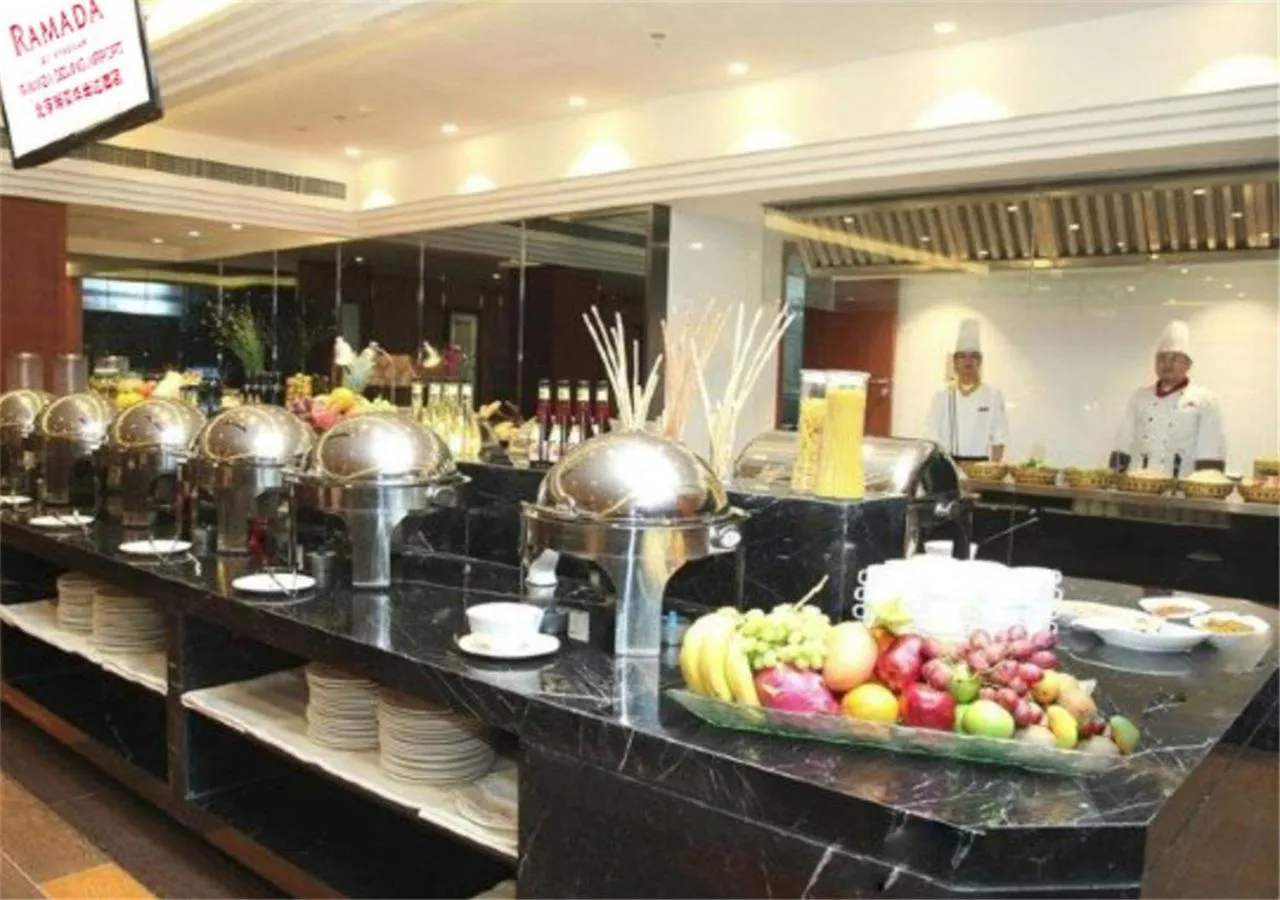 Food and drinks in Ramada by Wyndham Beijing Airport