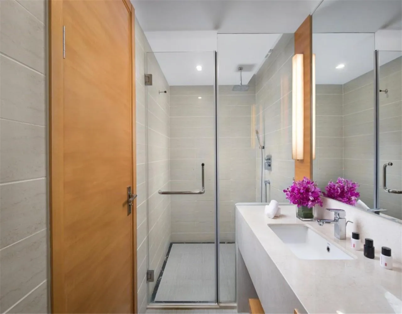 Shower in Ramada by Wyndham Beijing Airport