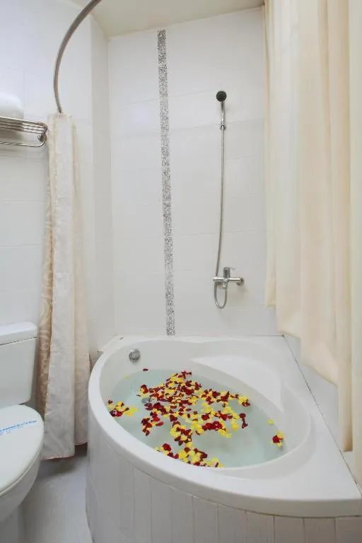 Bath in Kim Yen Hotel