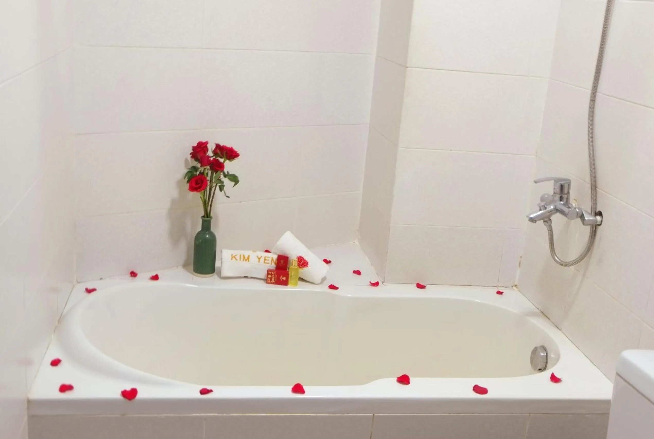 Hot Tub in Kim Yen Hotel