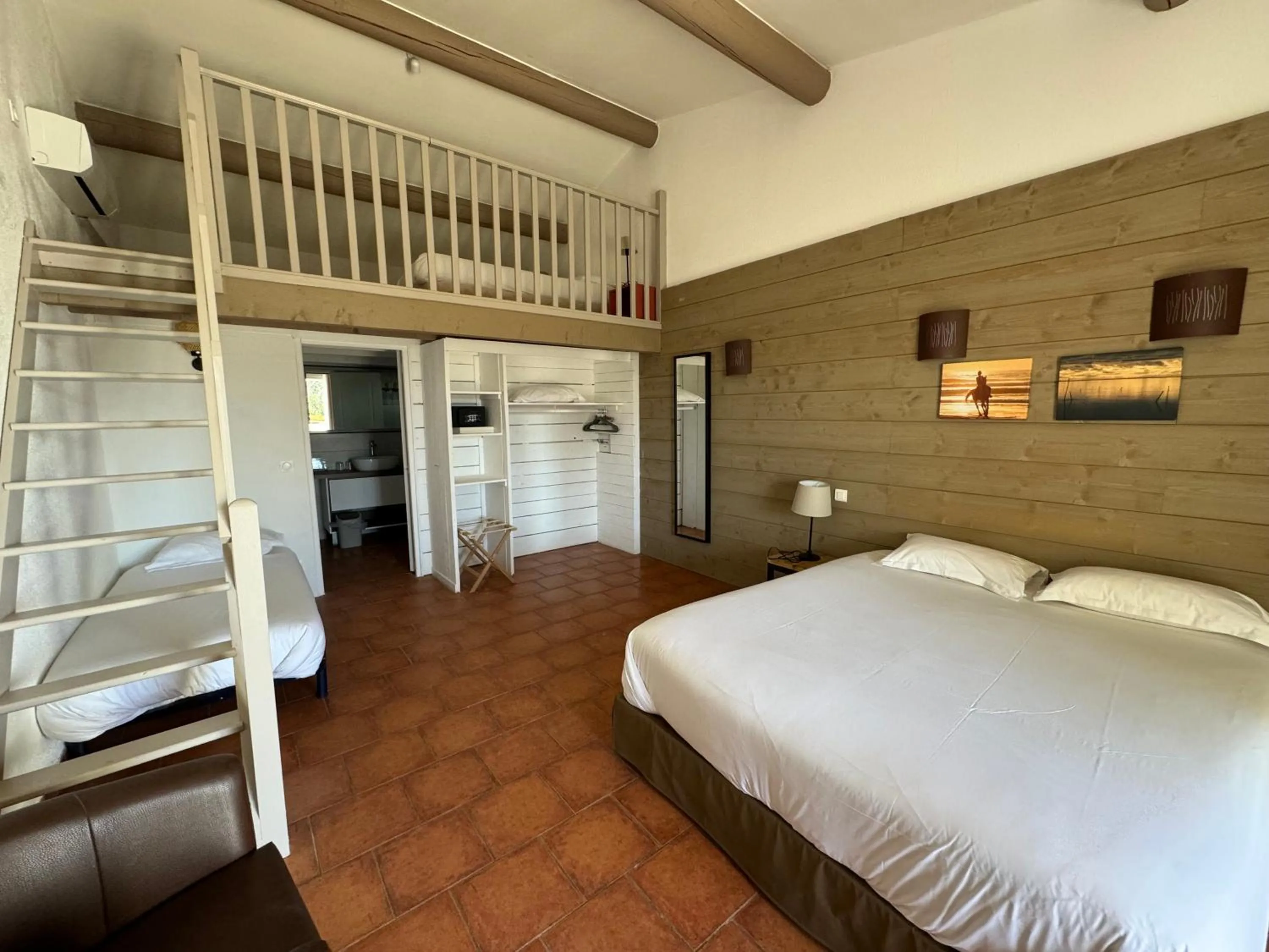 Off site, Bed in Mas Des Salicornes