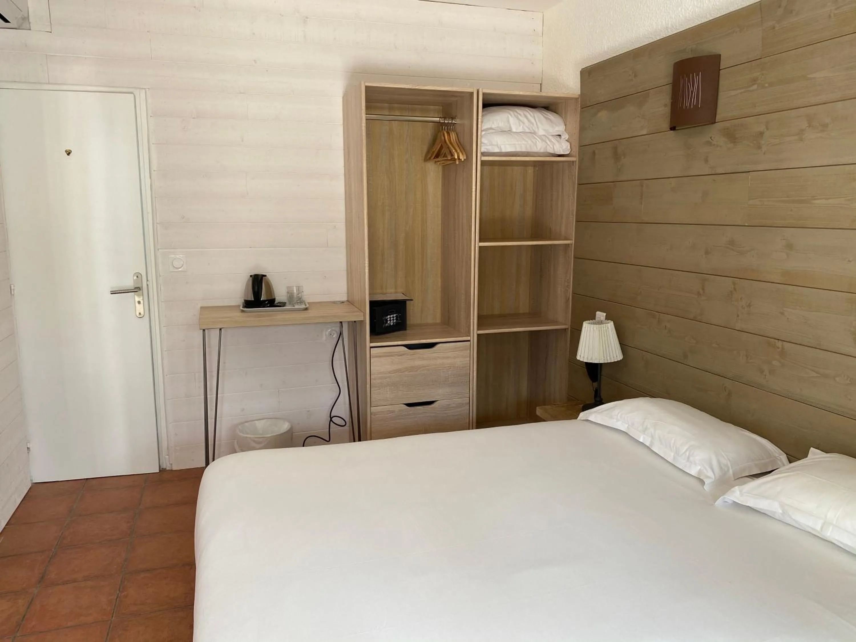 Bed in Mas Des Salicornes