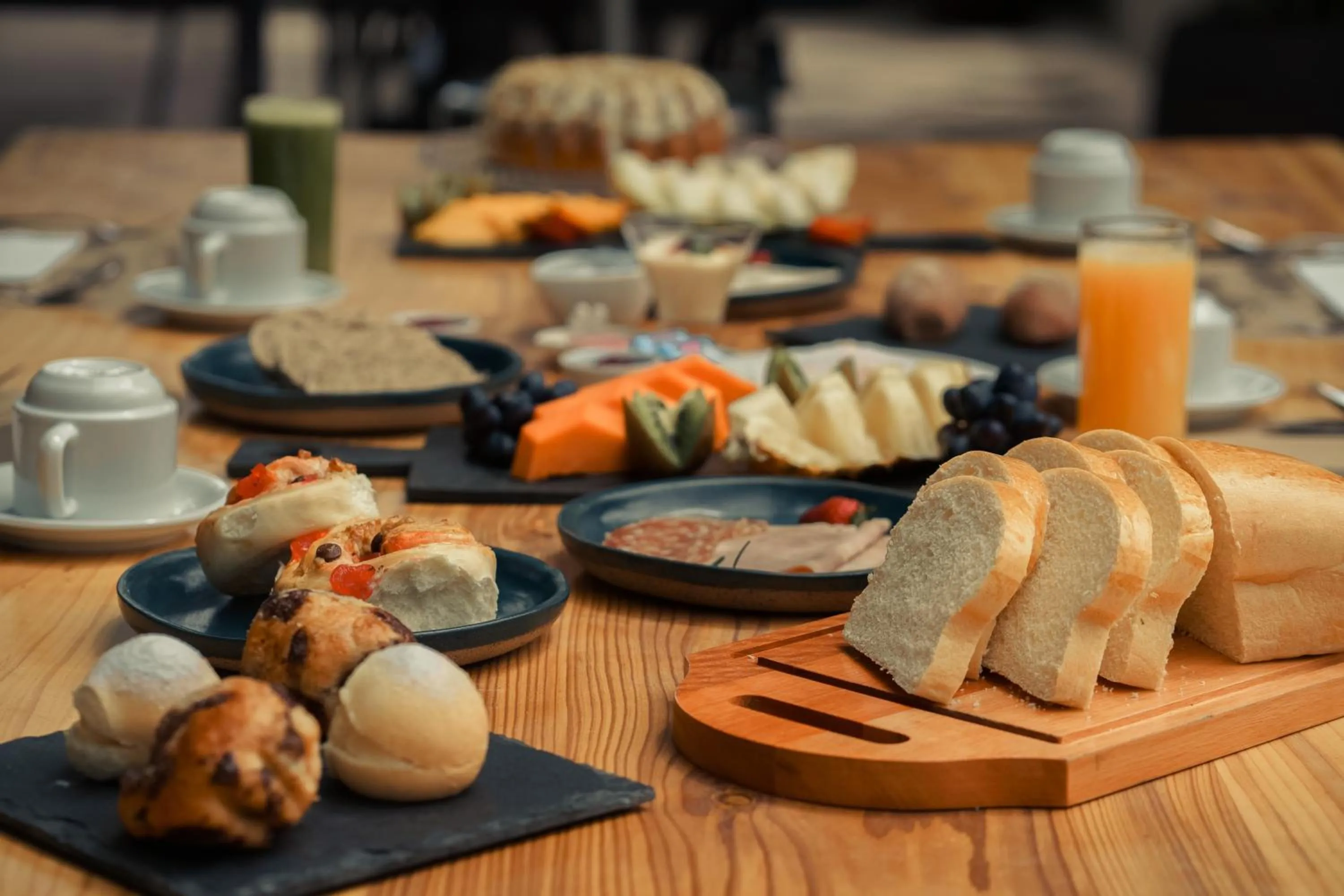 Breakfast in Hotel Boutique QUEBRA-NOZ