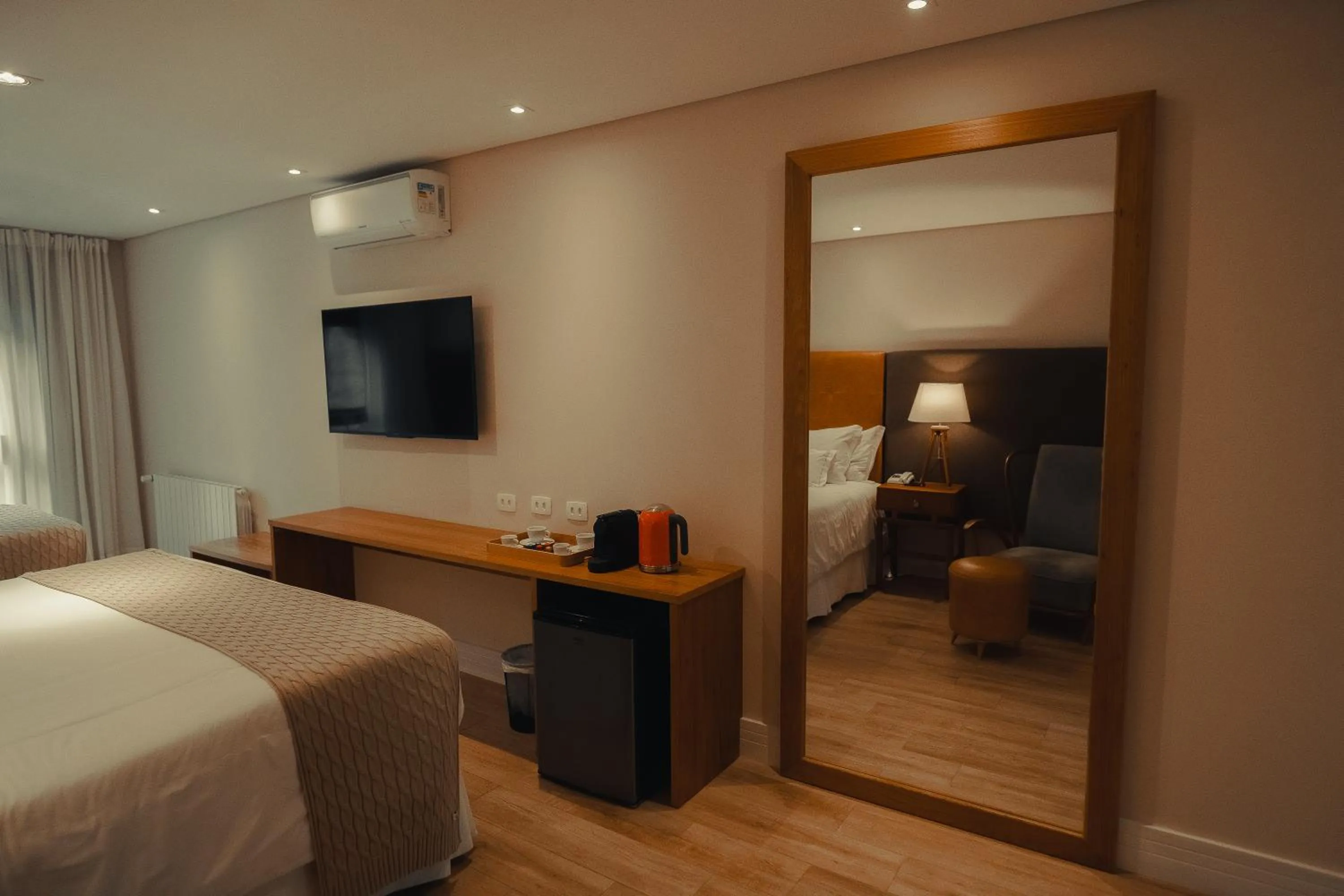 TV and multimedia, Bed in Hotel Boutique QUEBRA-NOZ