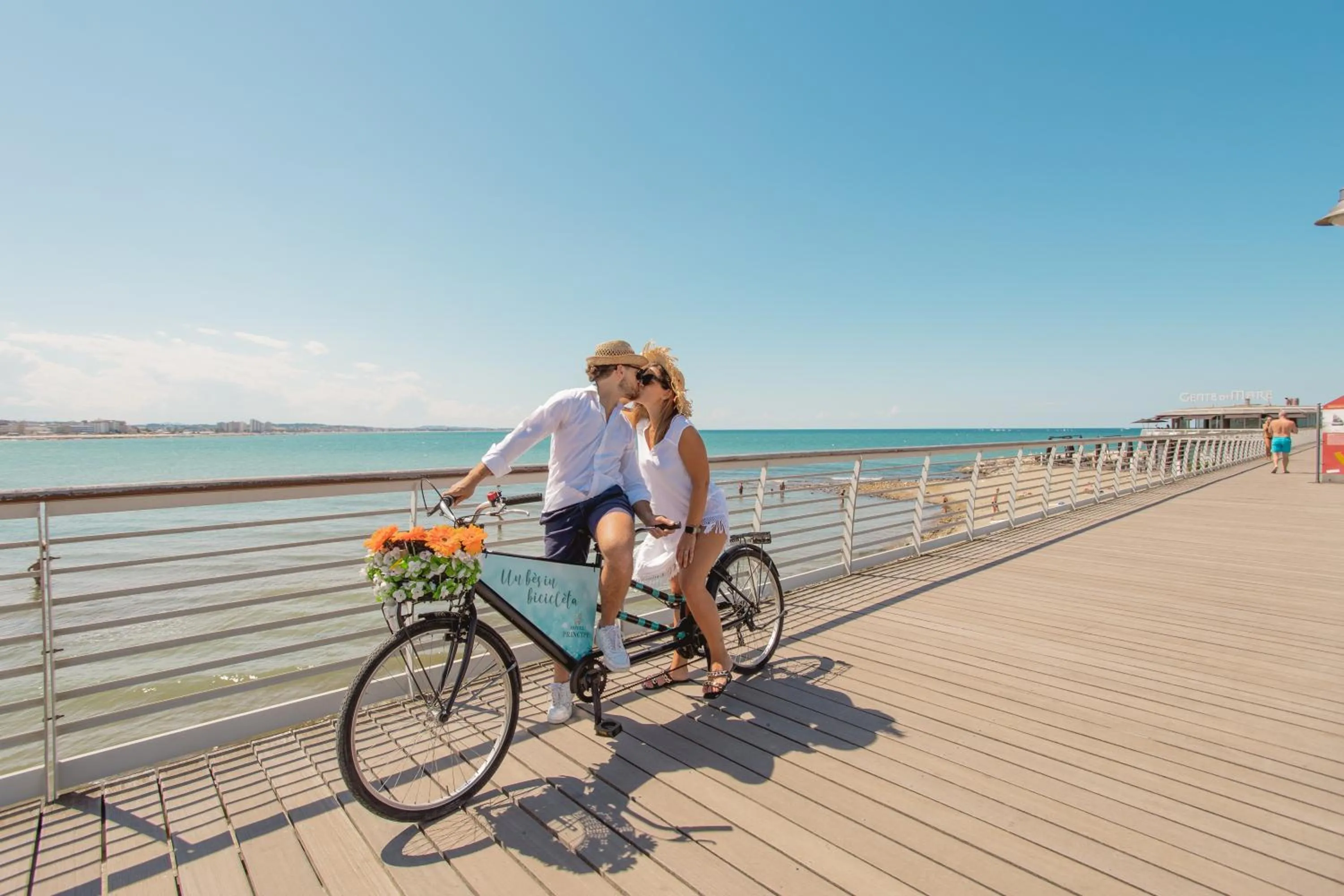 People in Hotel Principe