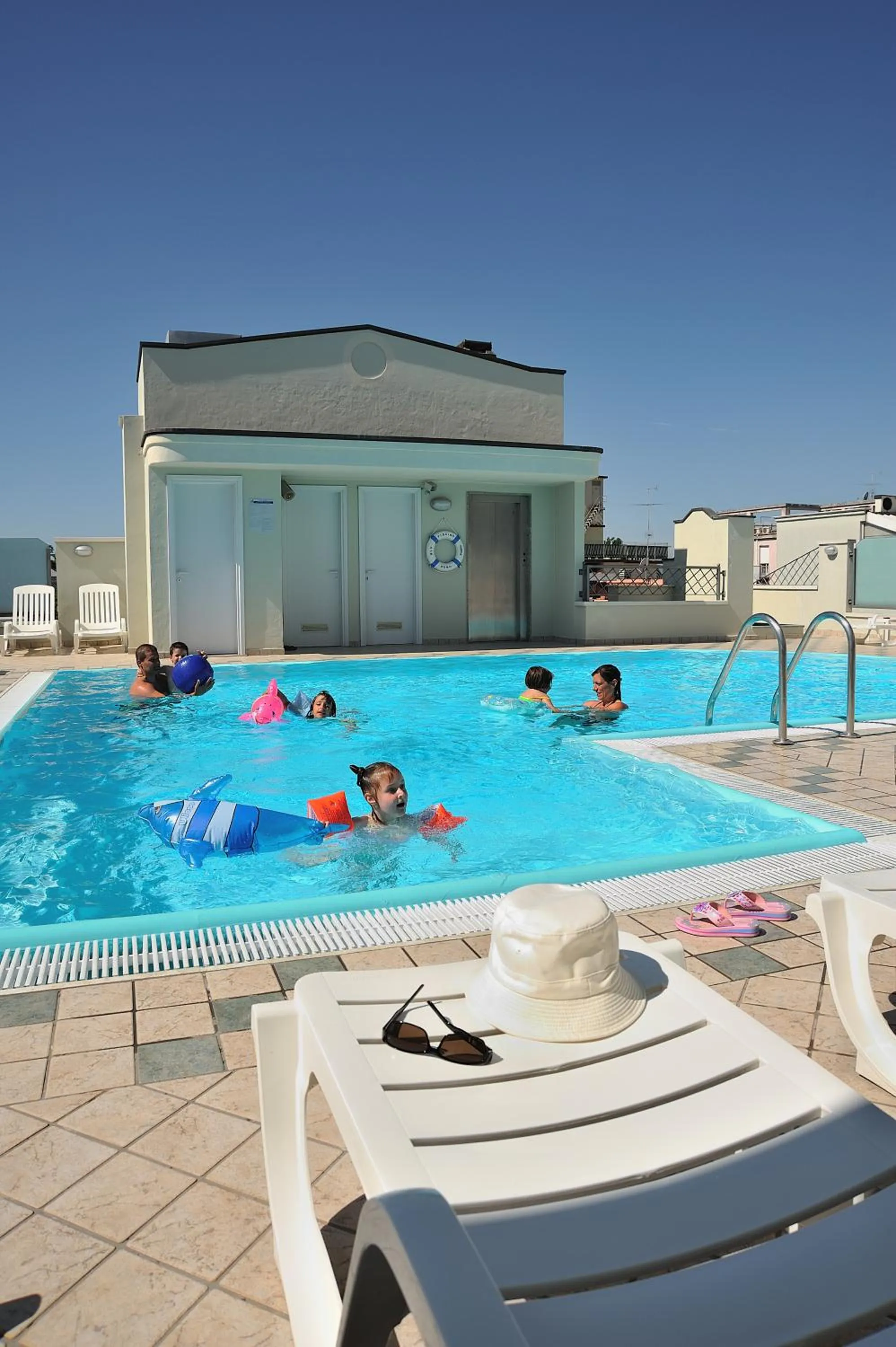 Swimming pool in Hotel Principe