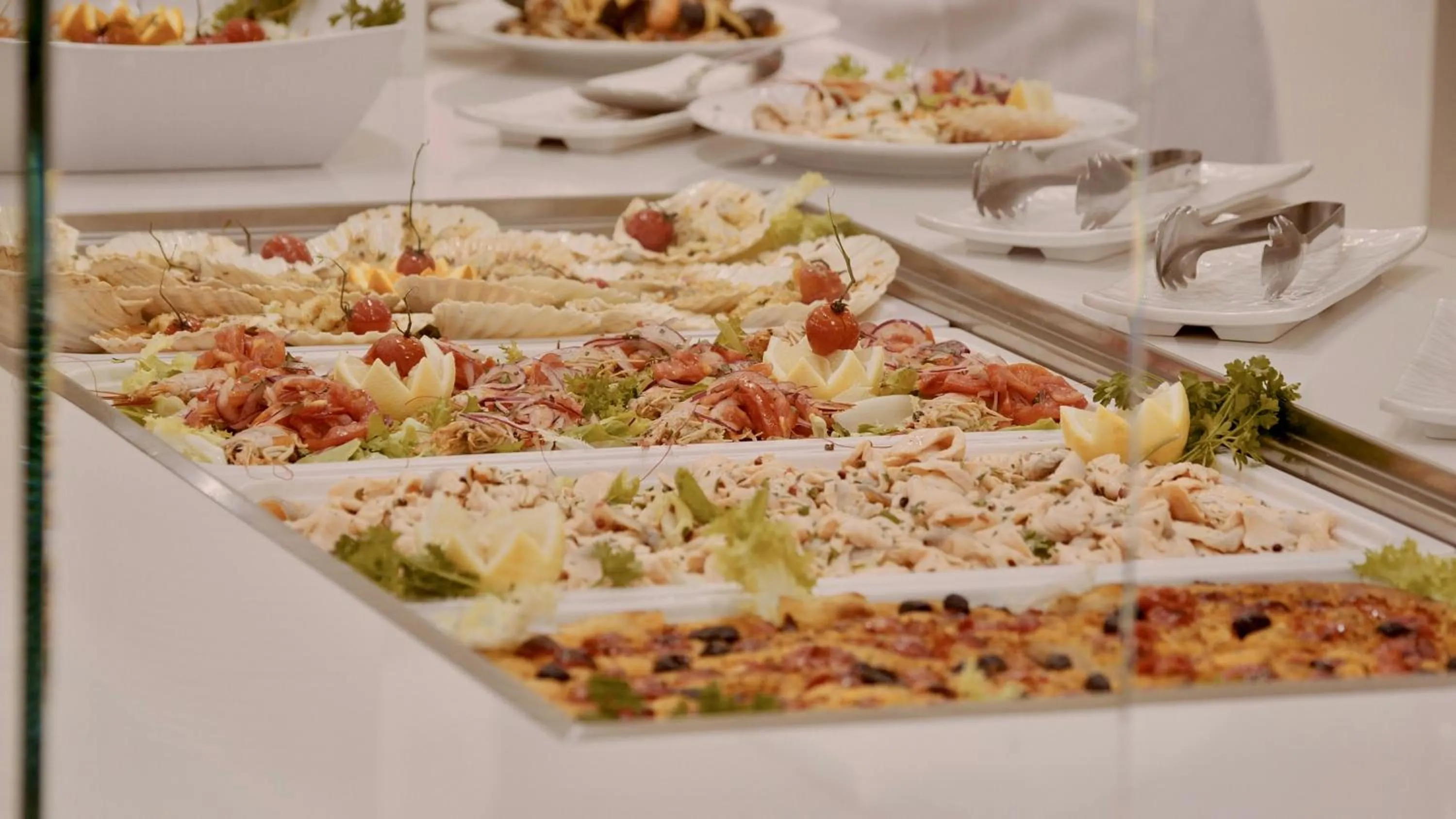 Restaurant/places to eat in Hotel Principe