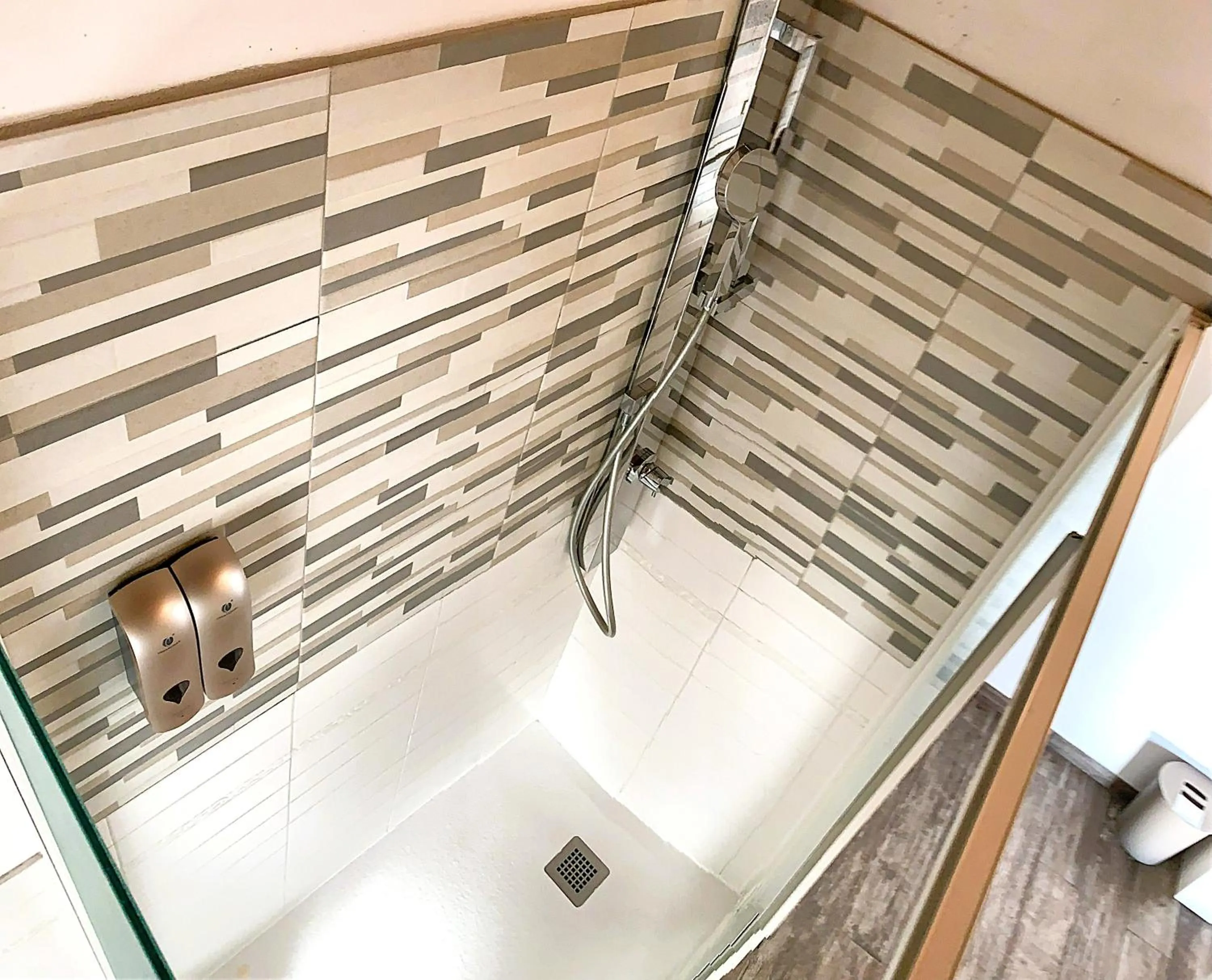 Shower in Villa ai Tigli Venice Airport Rooms Keyless&Self Check in