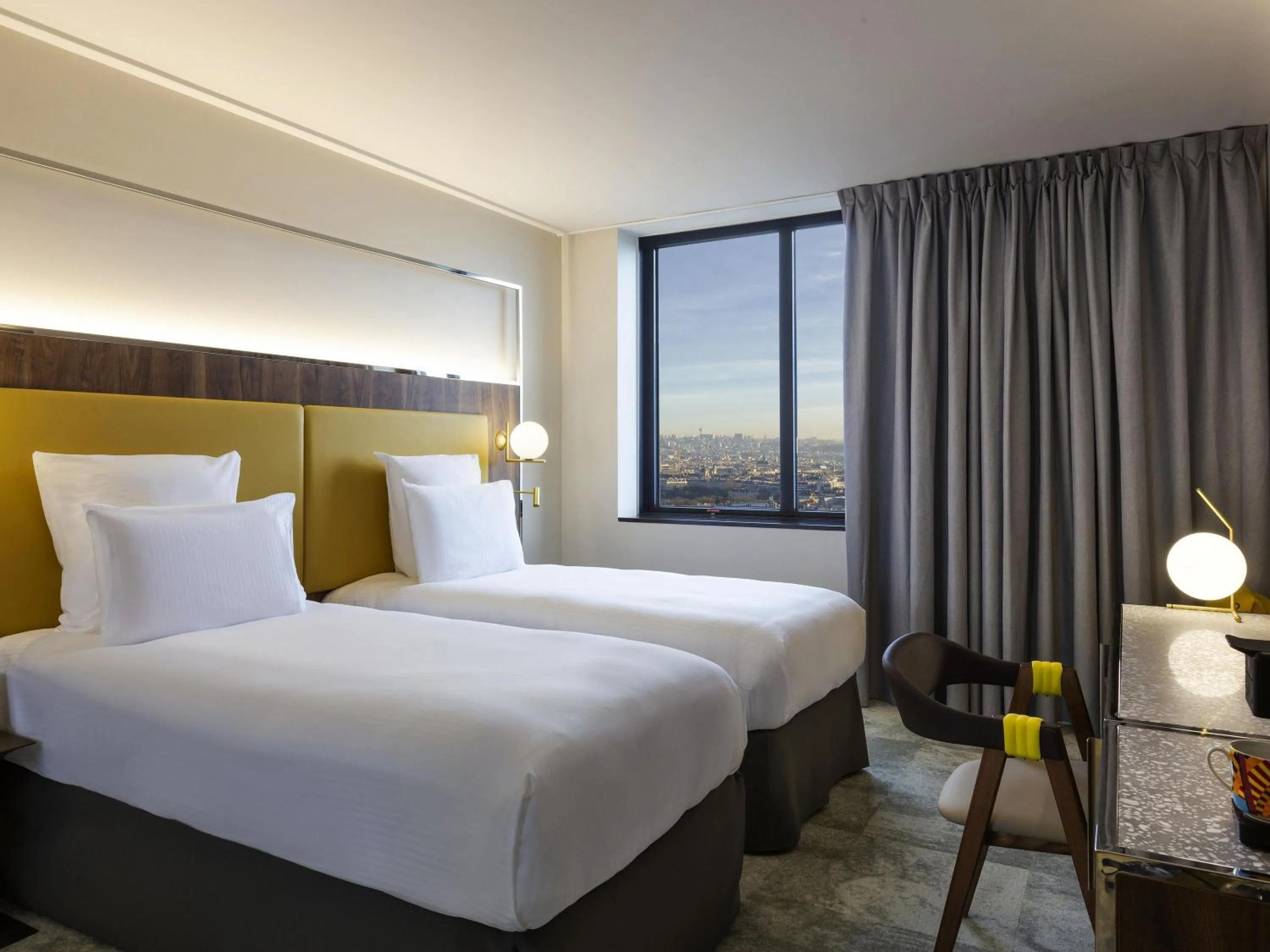 Bedroom, Bed in Pullman Paris Montparnasse