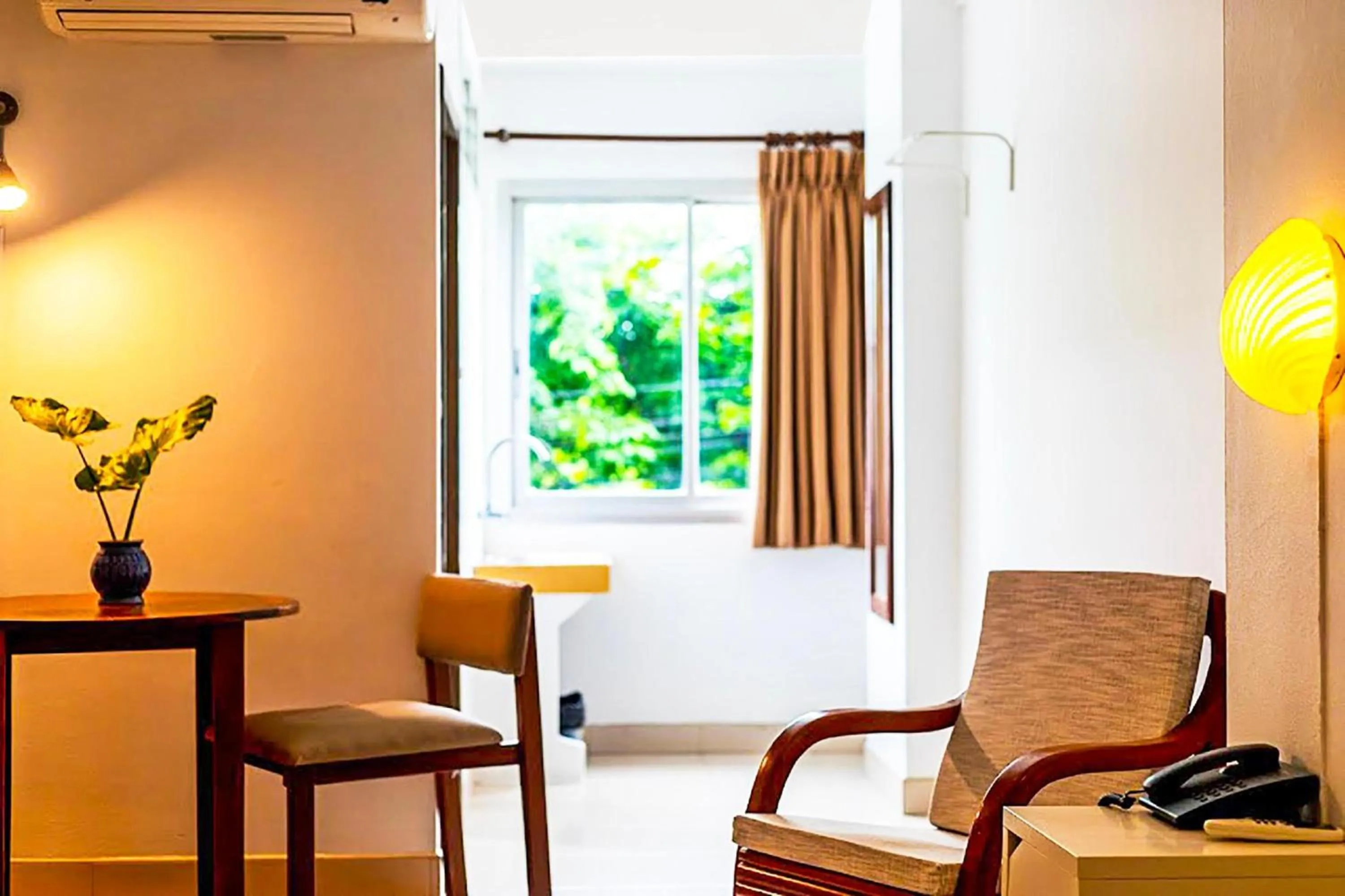 Bedroom in Collection O Howard Square Boutique Hotel