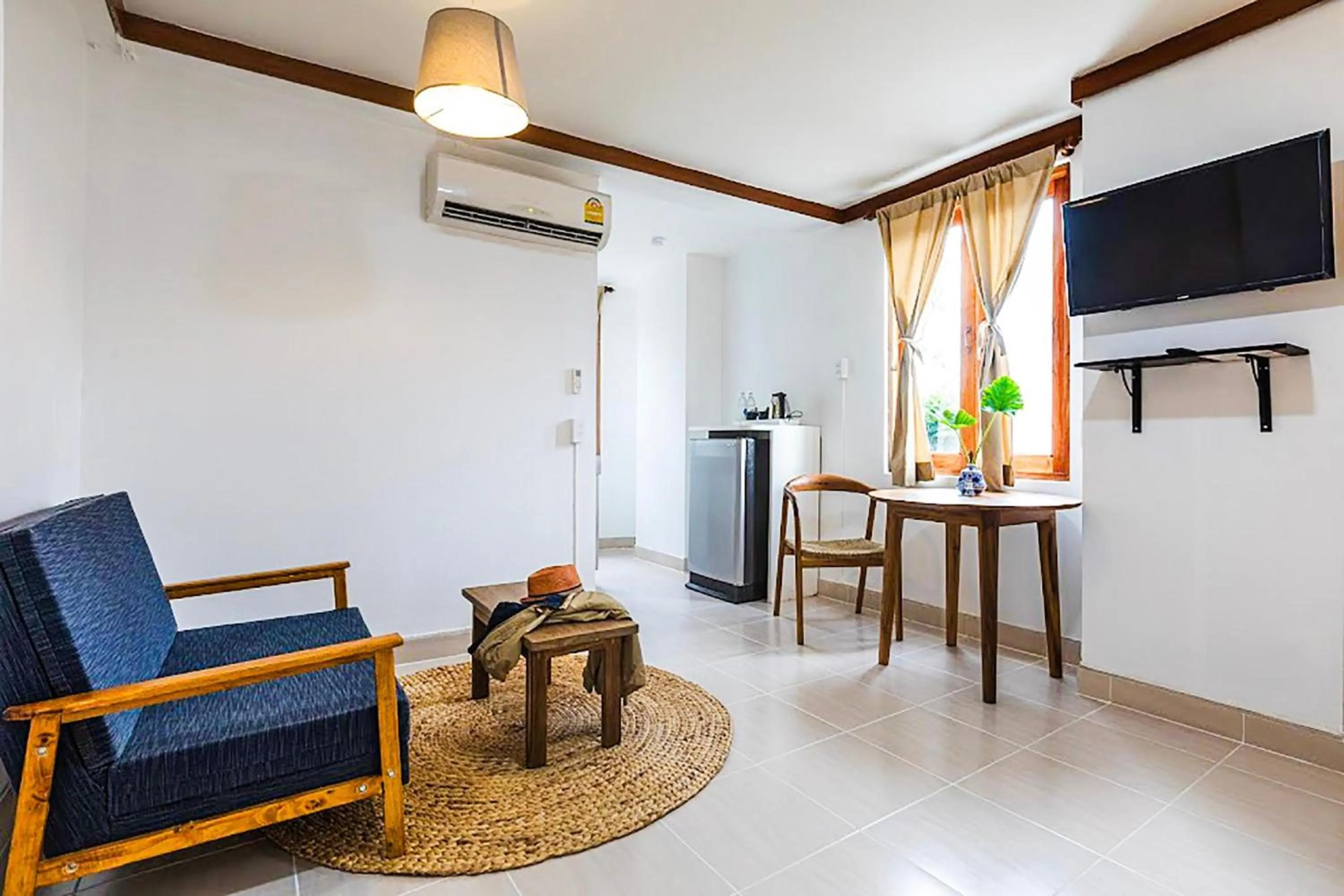 Seating area in Collection O Howard Square Boutique Hotel