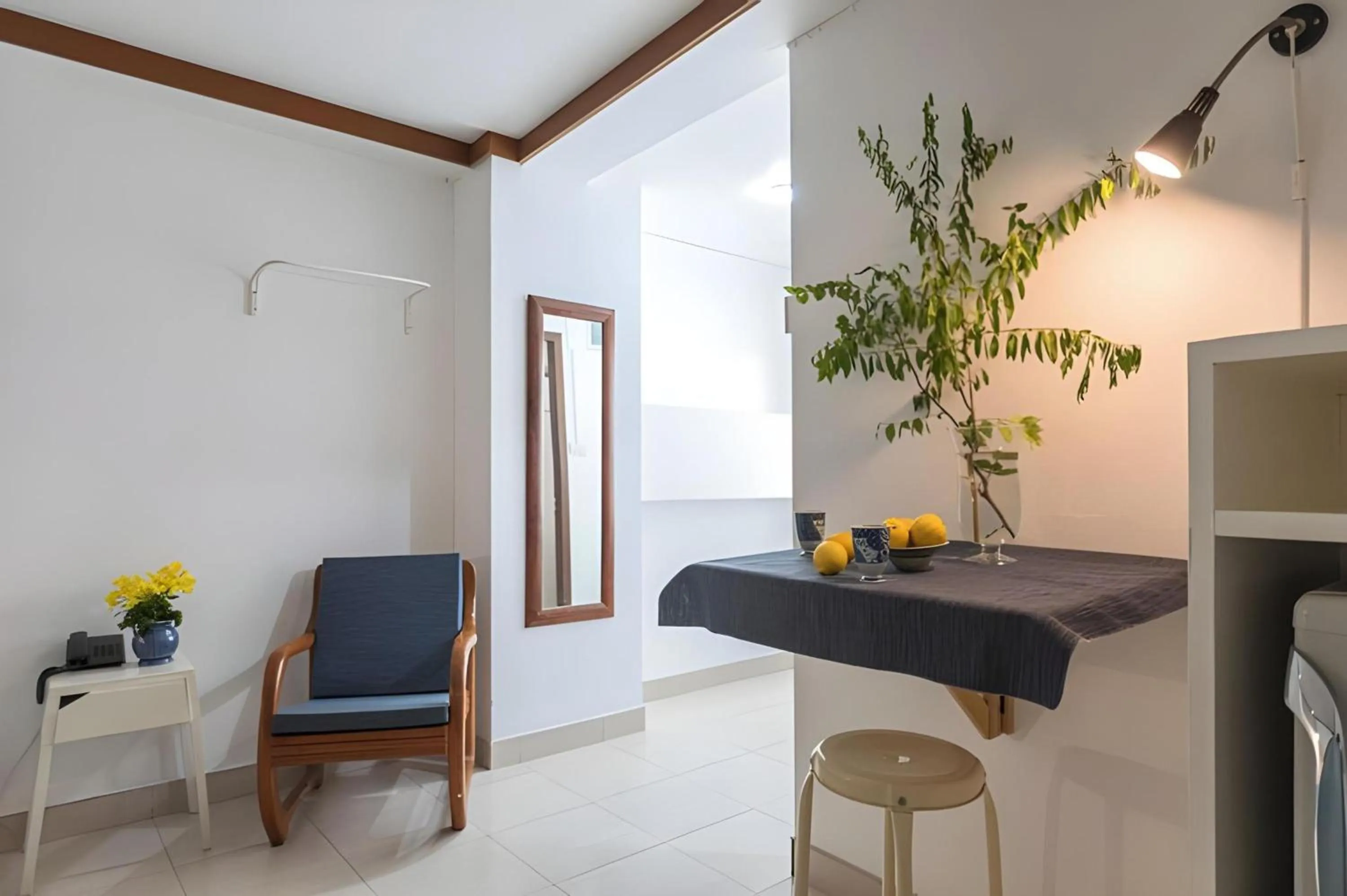 Seating area in Collection O Howard Square Boutique Hotel