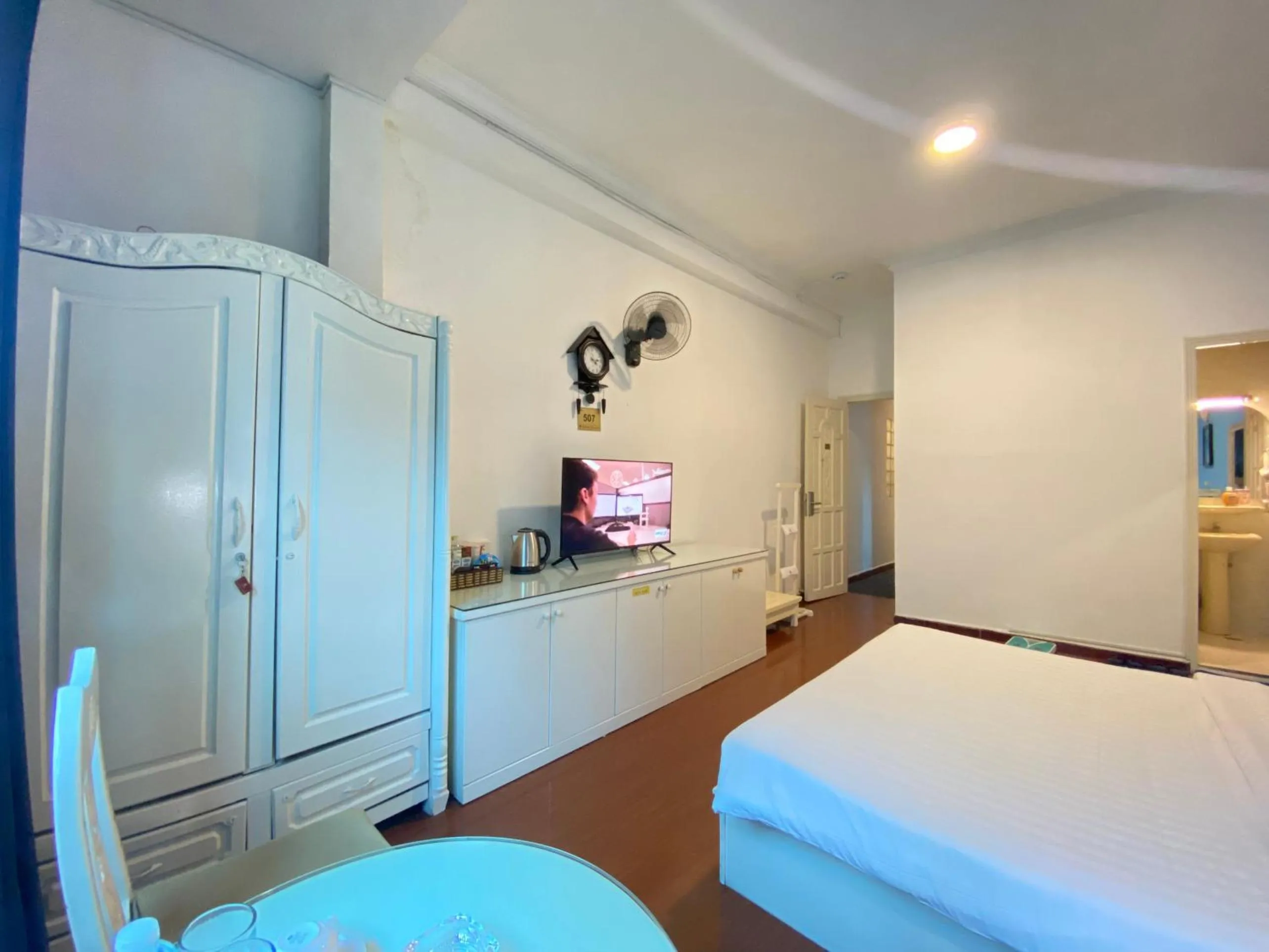 Bed in A25 Hotel - 35 Mạc Thị Bưởi