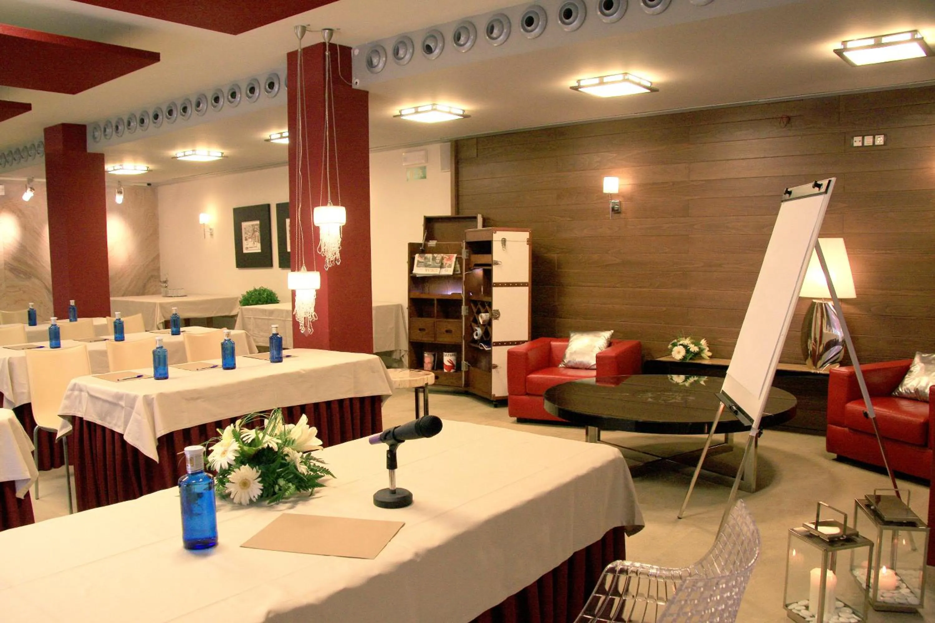 Business facilities in Hotel Xauen