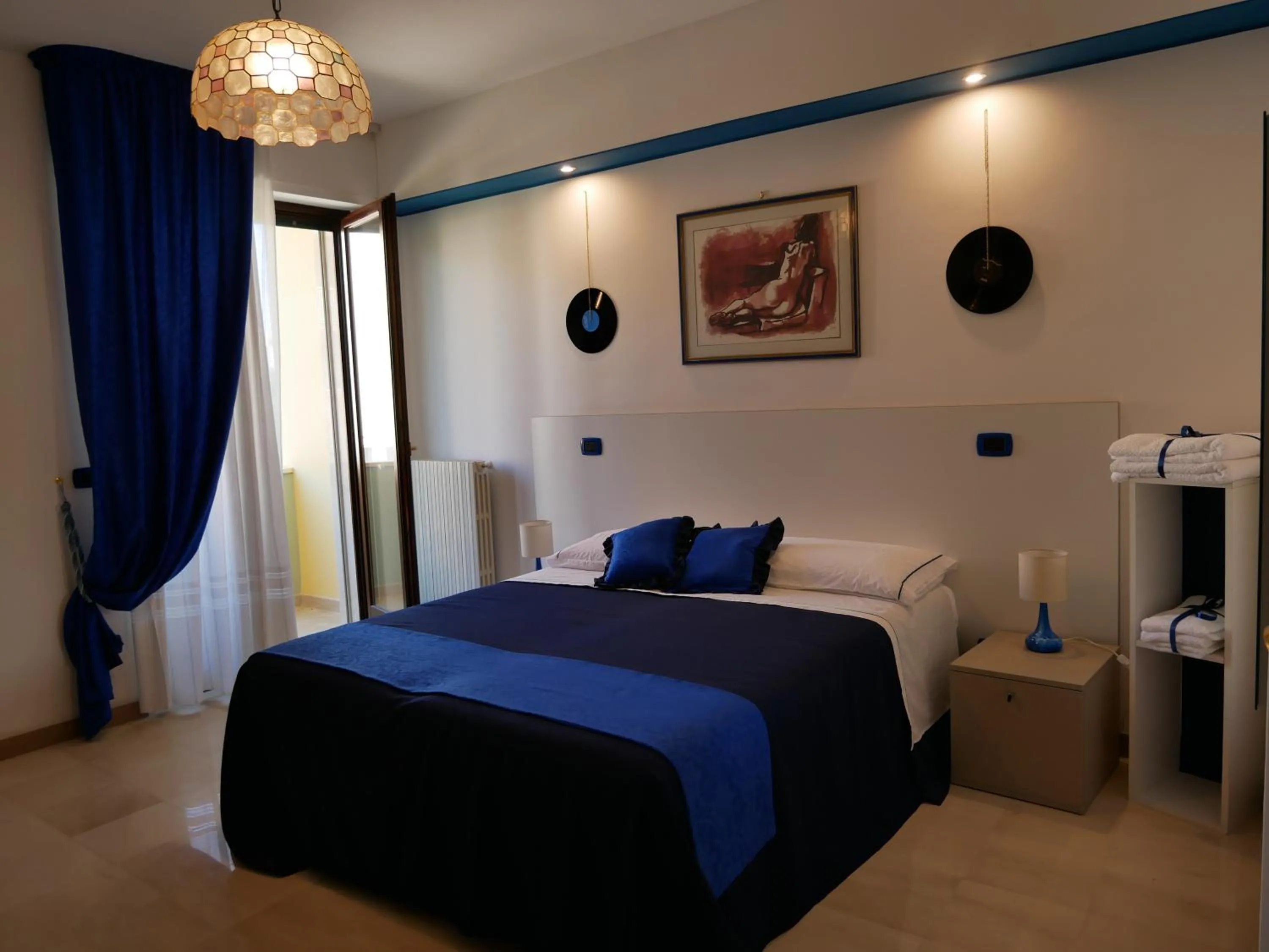 Bedroom, Bed in Donna Nicla B&B