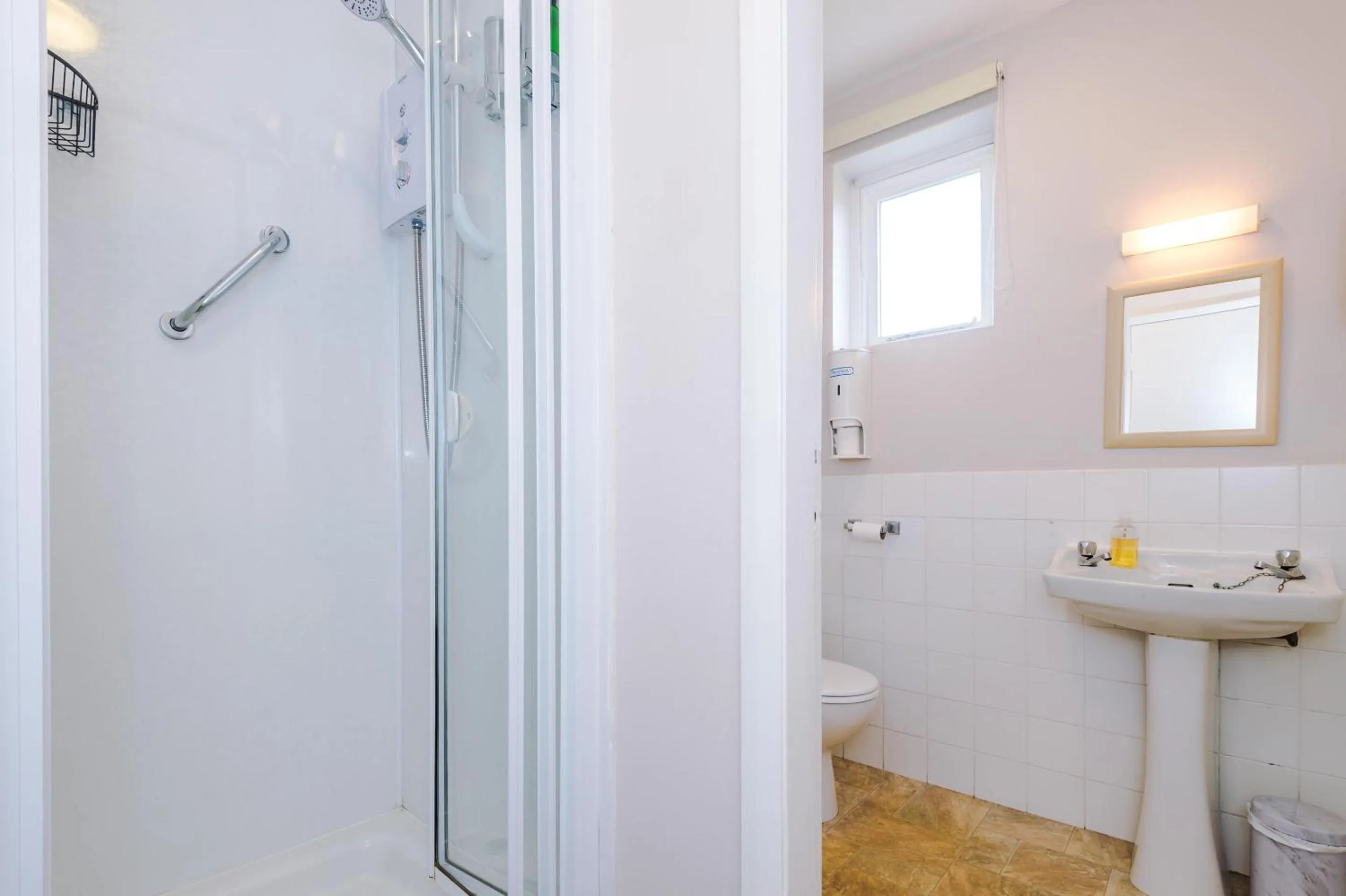 Bathroom in Holcombe Guest House