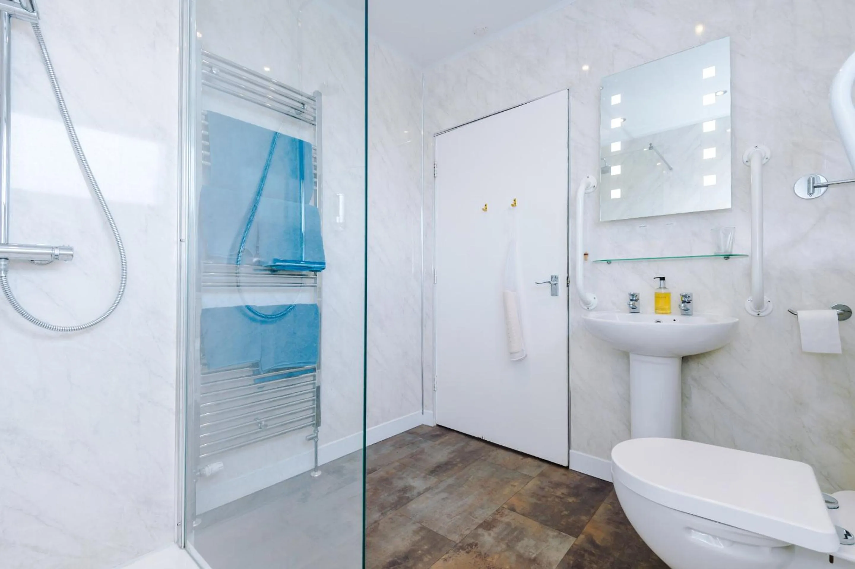 Bathroom in Holcombe Guest House