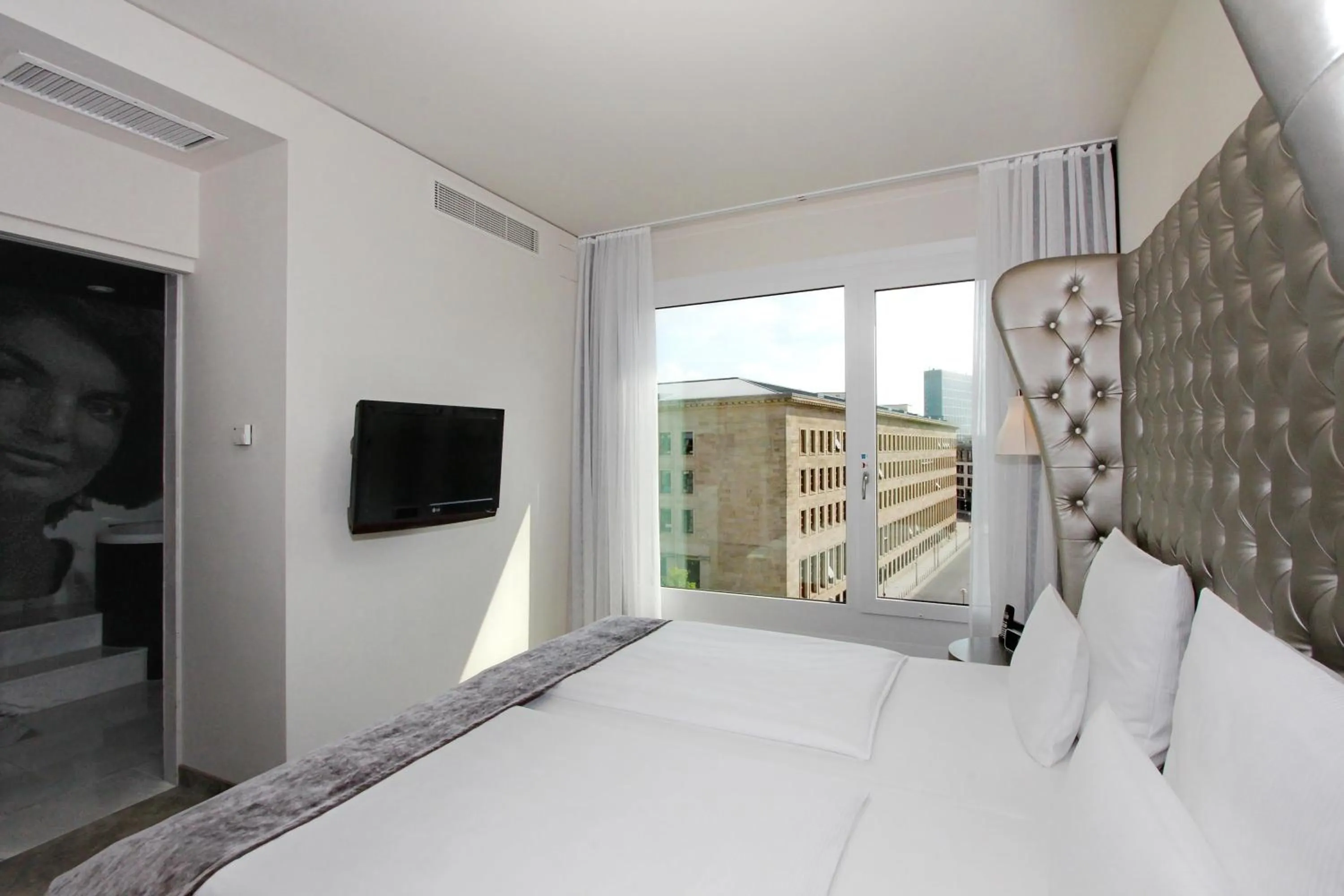 TV and multimedia, Bed in ARCOTEL John F Berlin