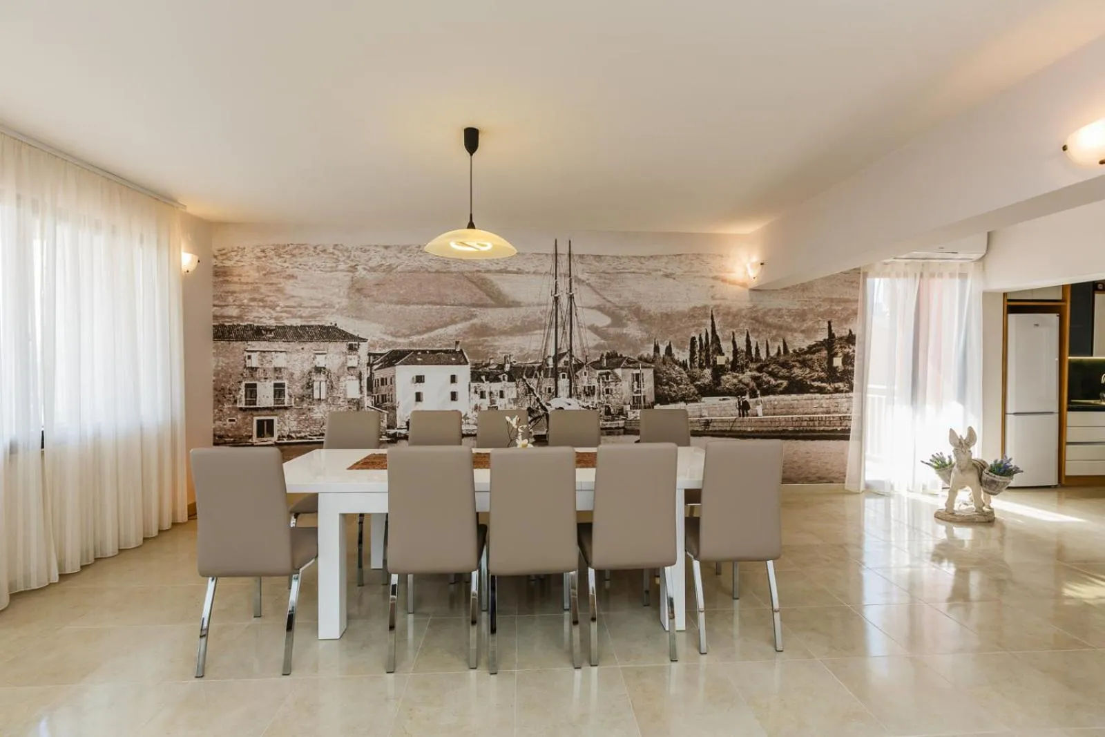 Dining area in Villa Tea