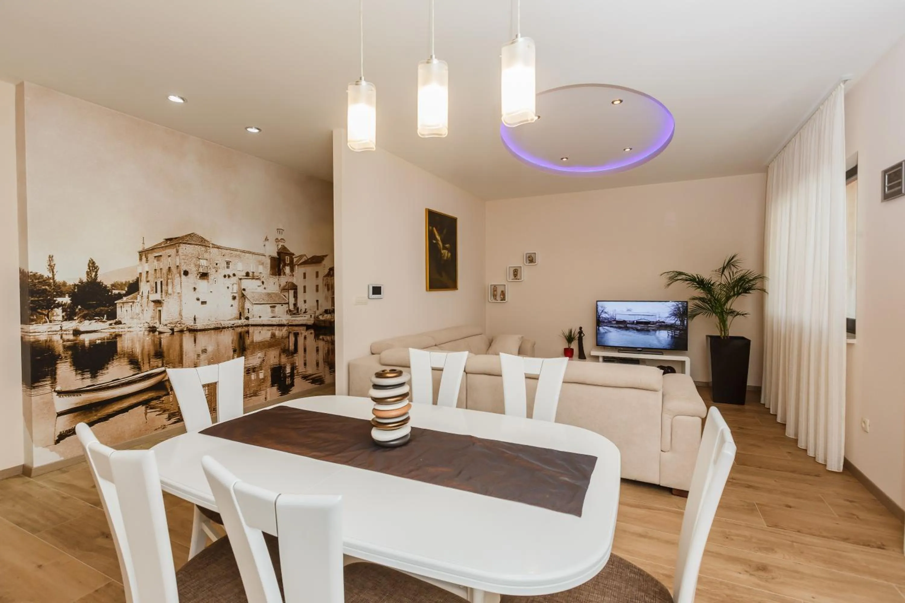 Dining area in Villa Tea