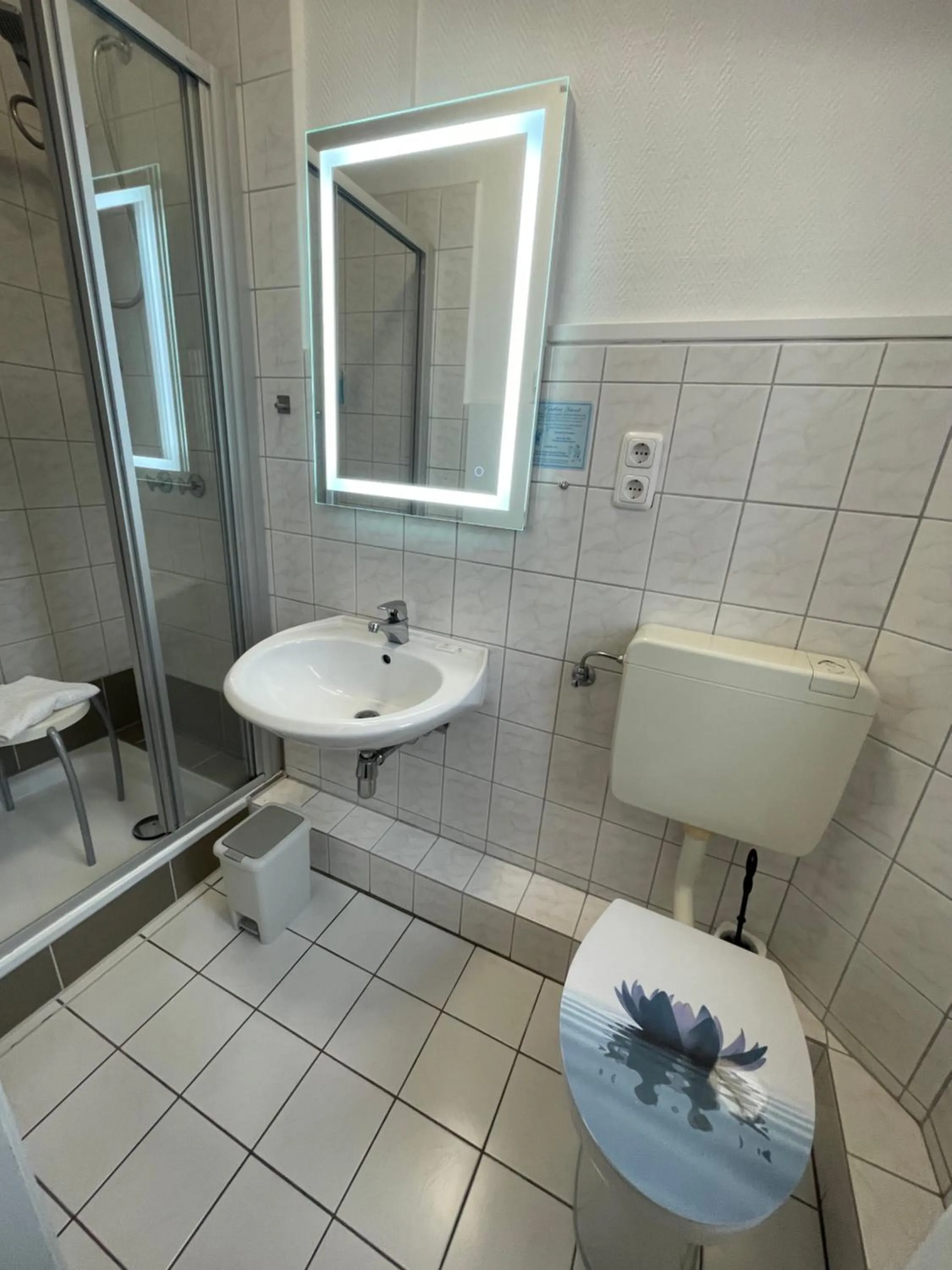 Bathroom in Schollers Restaurant & Hotel