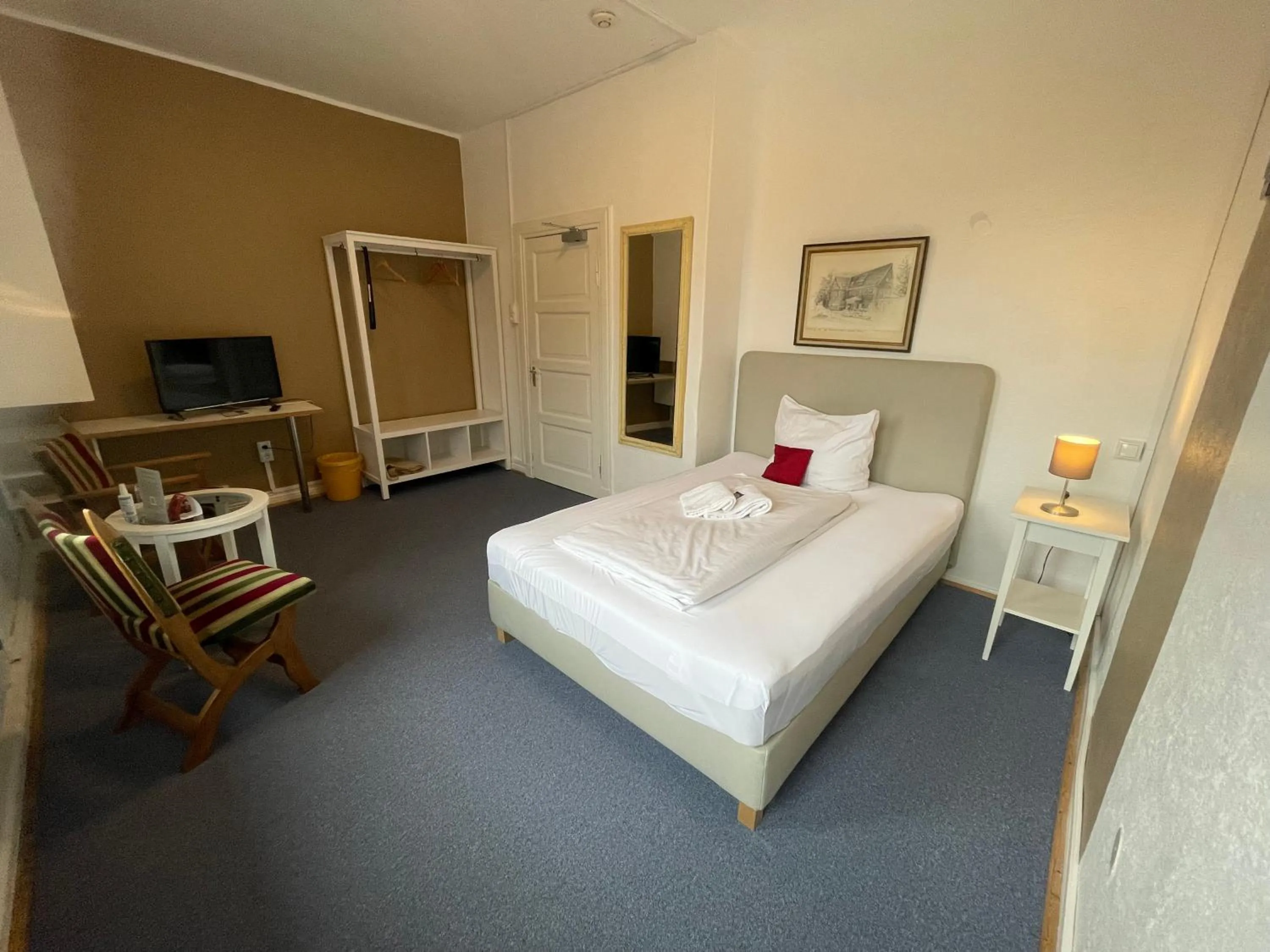 Photo of the whole room, Bed in Schollers Restaurant & Hotel