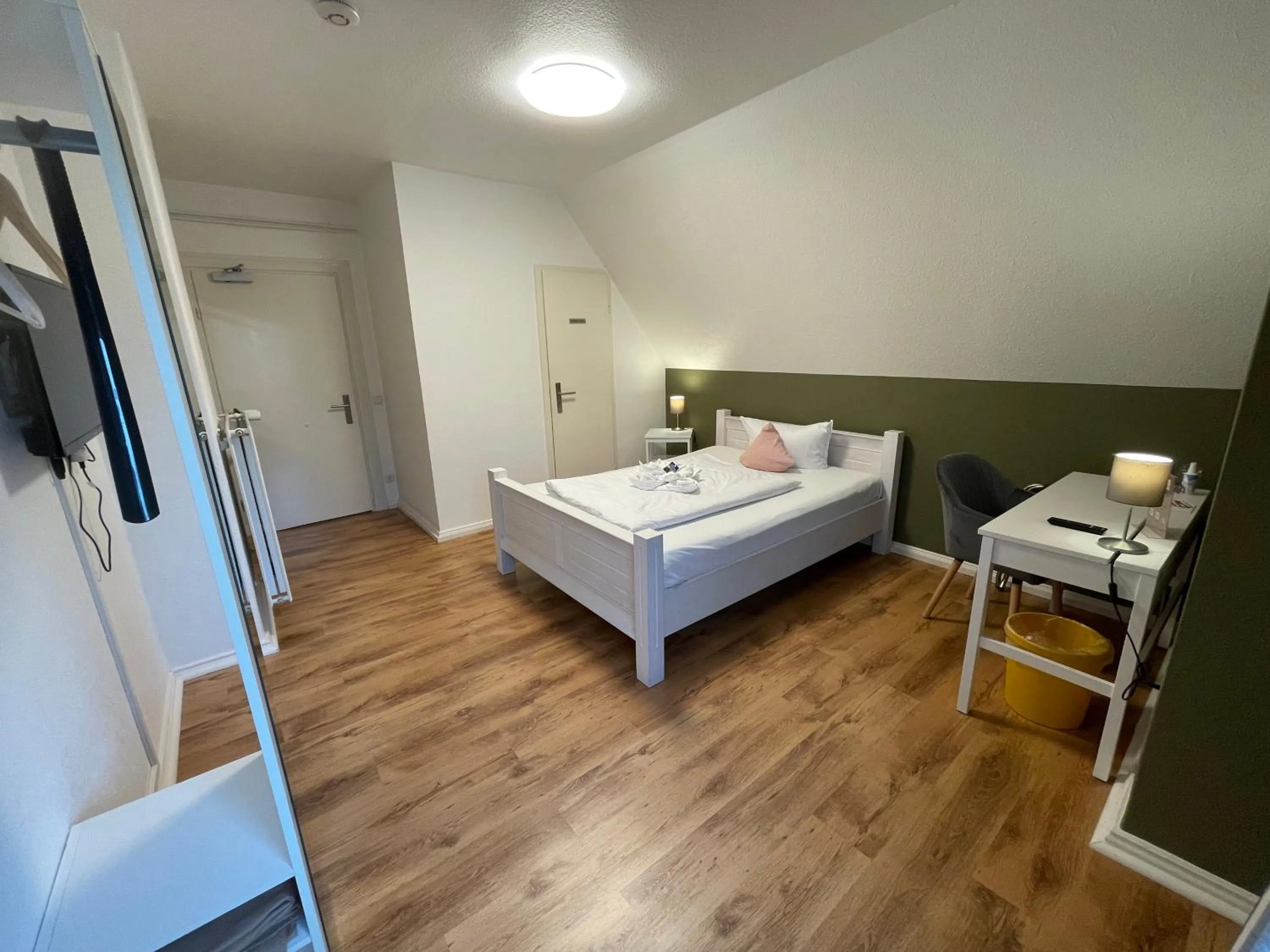 Photo of the whole room, Bed in Schollers Restaurant & Hotel