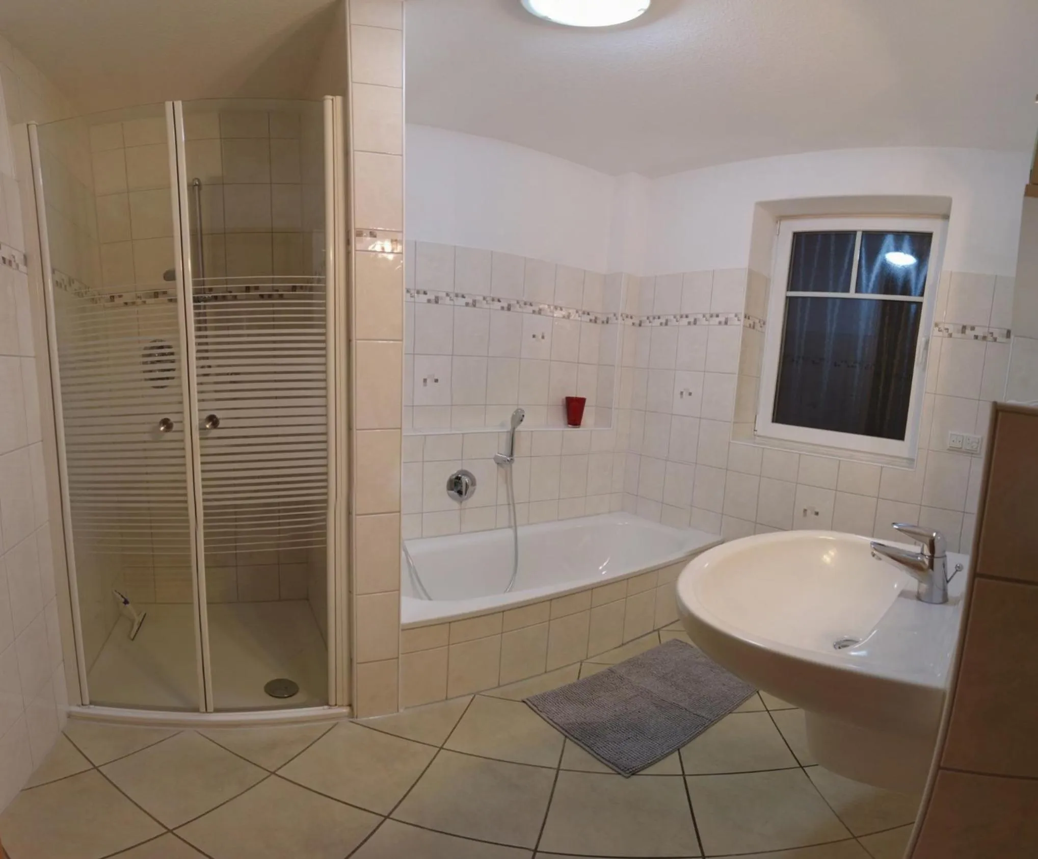 Bathroom in Schollers Restaurant & Hotel