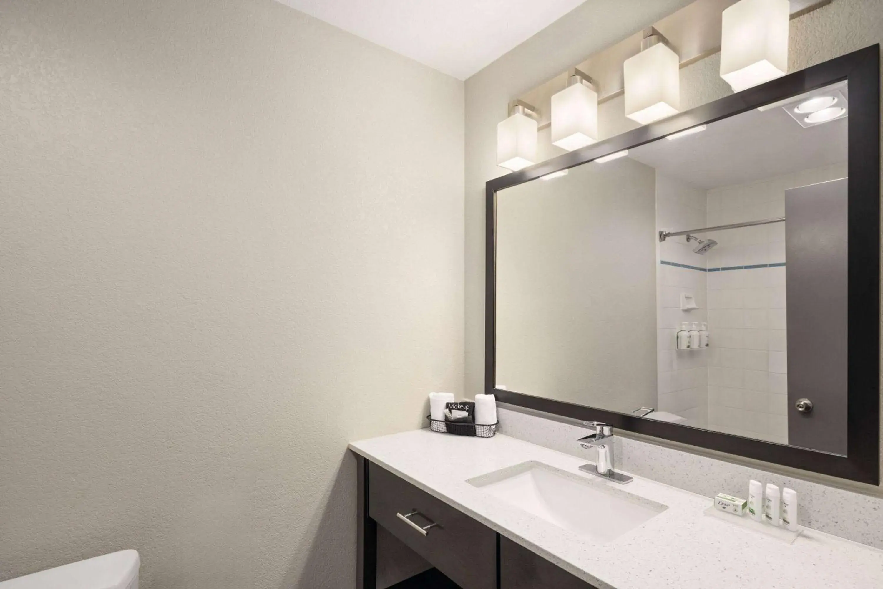 Queen Room - Non-Smoking in Baymont by Wyndham Moses Lake Queen Room - Non-Smoking in Baymont by Wyndham Moses Lake