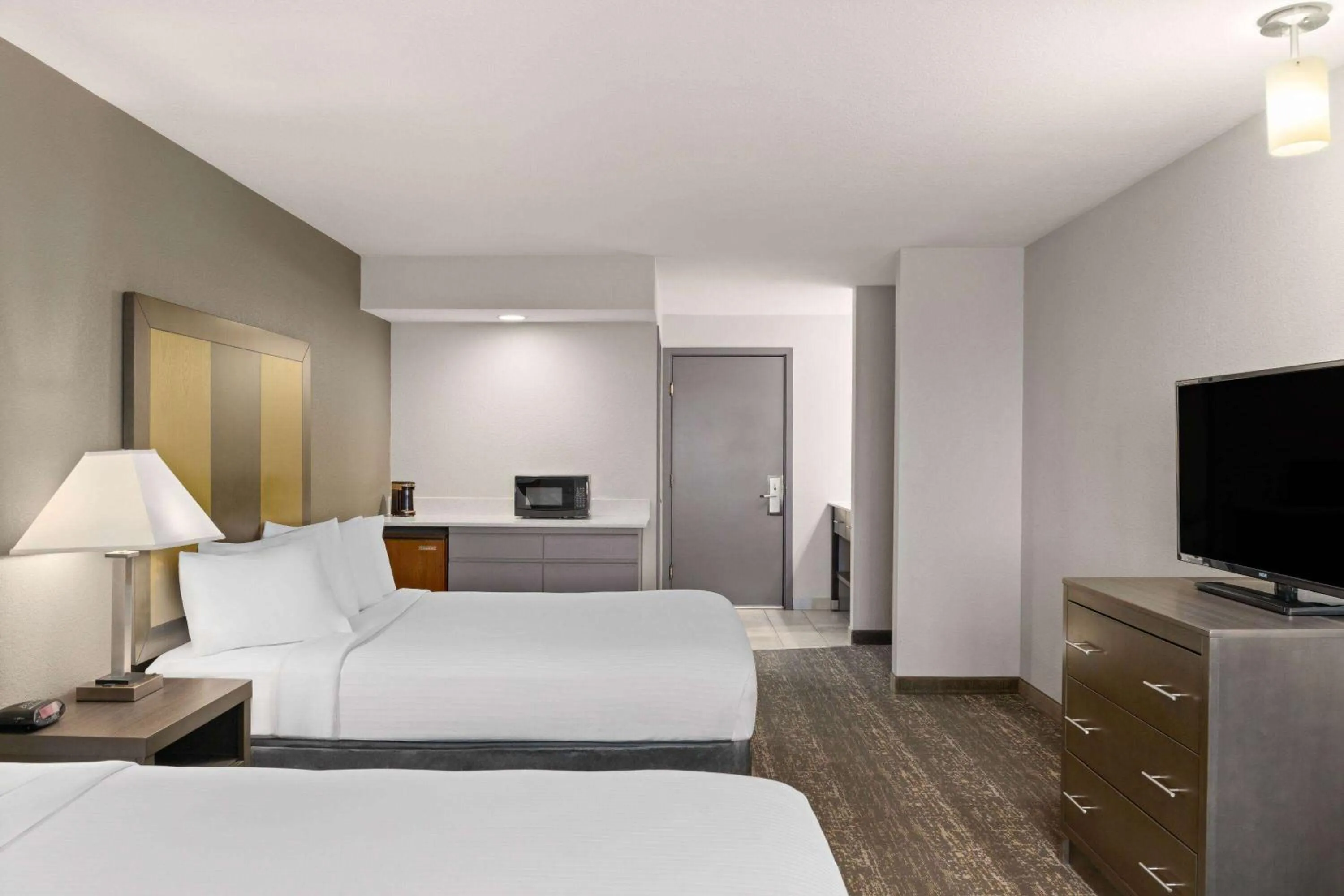 Photo of the whole room, Bed in Baymont by Wyndham Moses Lake