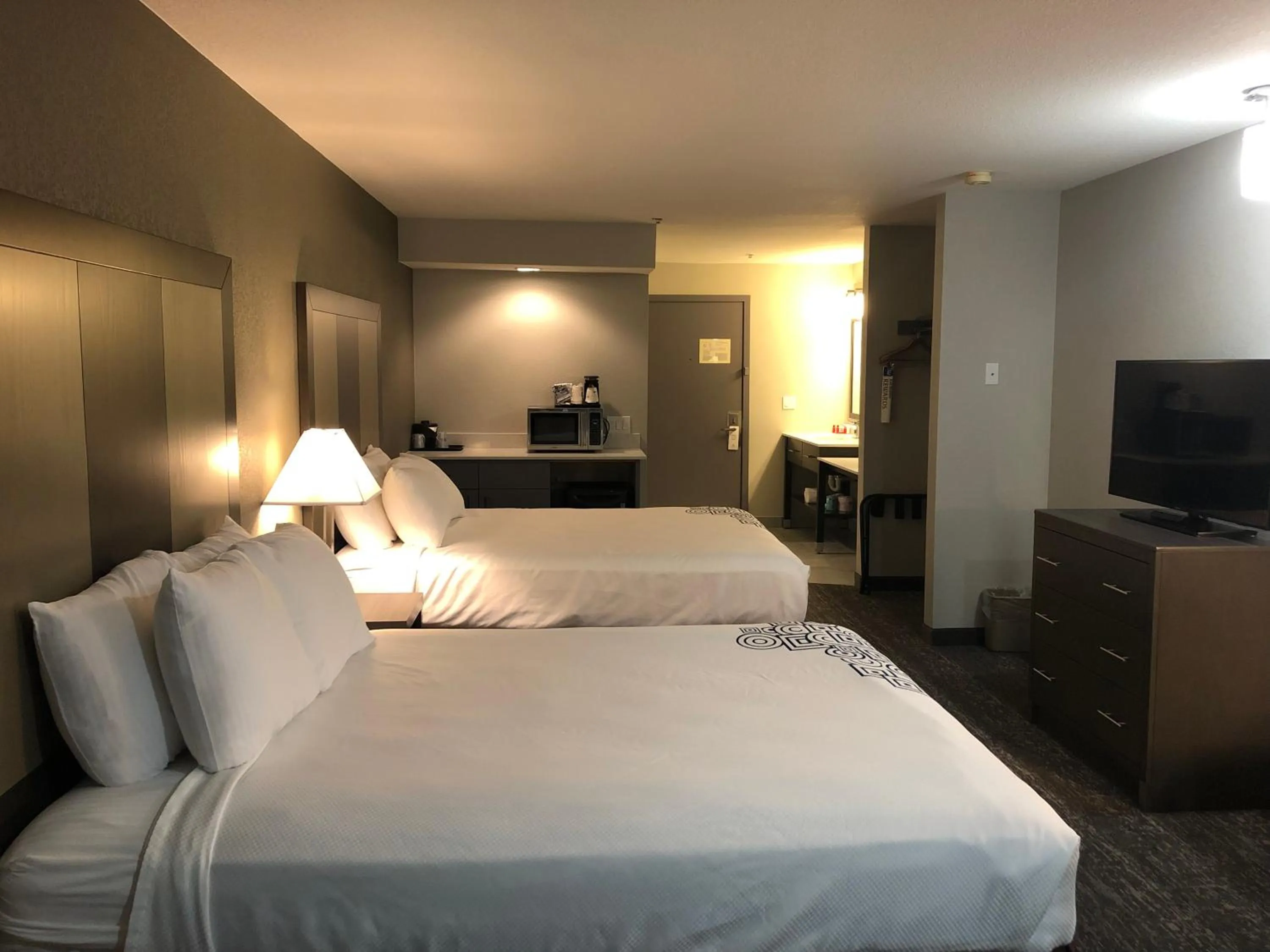 Bedroom, Bed in Baymont by Wyndham Moses Lake