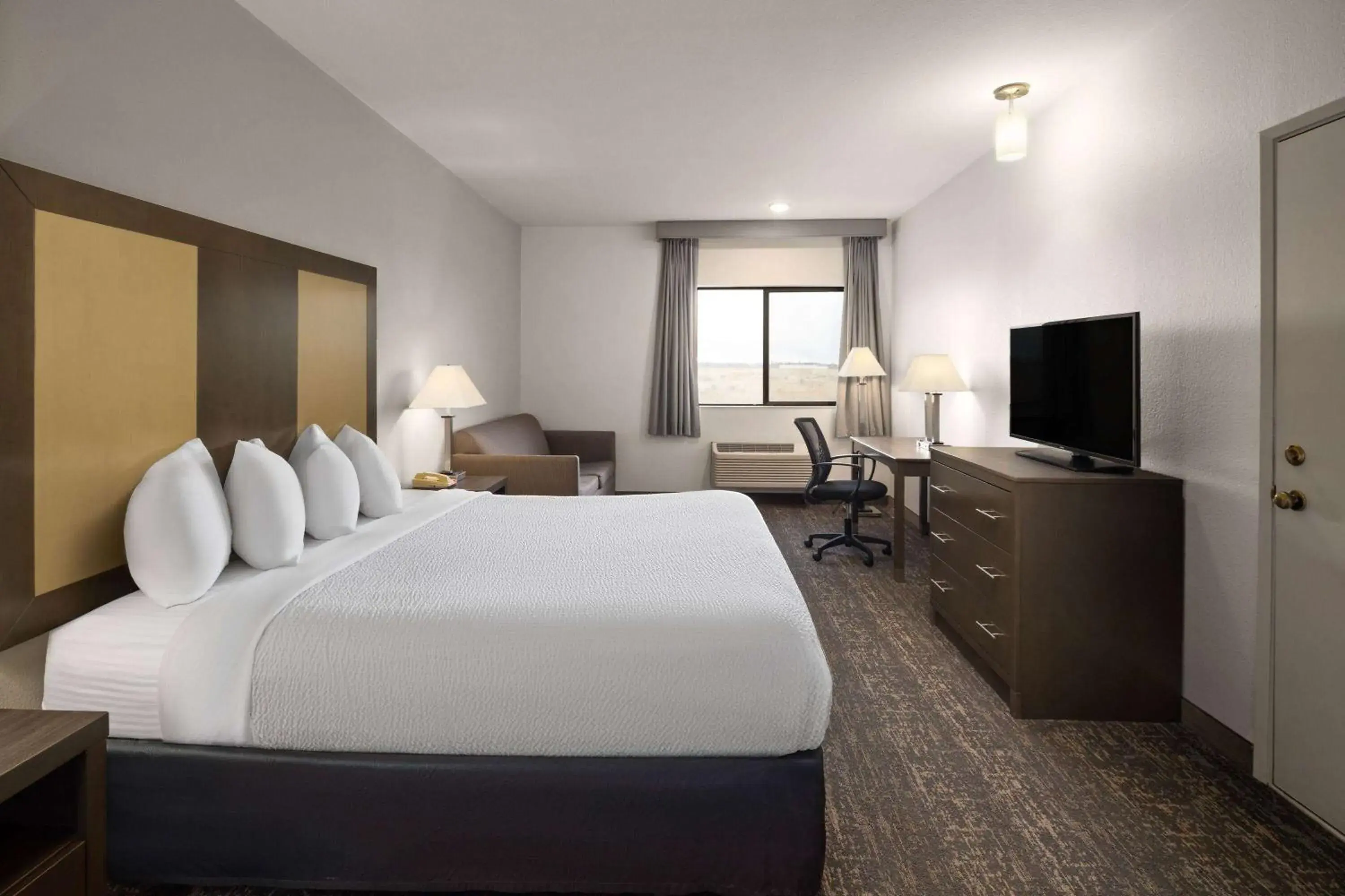 King Studio Suite - Non-Smoking in Baymont by Wyndham Moses Lake King Studio Suite - Non-Smoking in Baymont by Wyndham Moses Lake