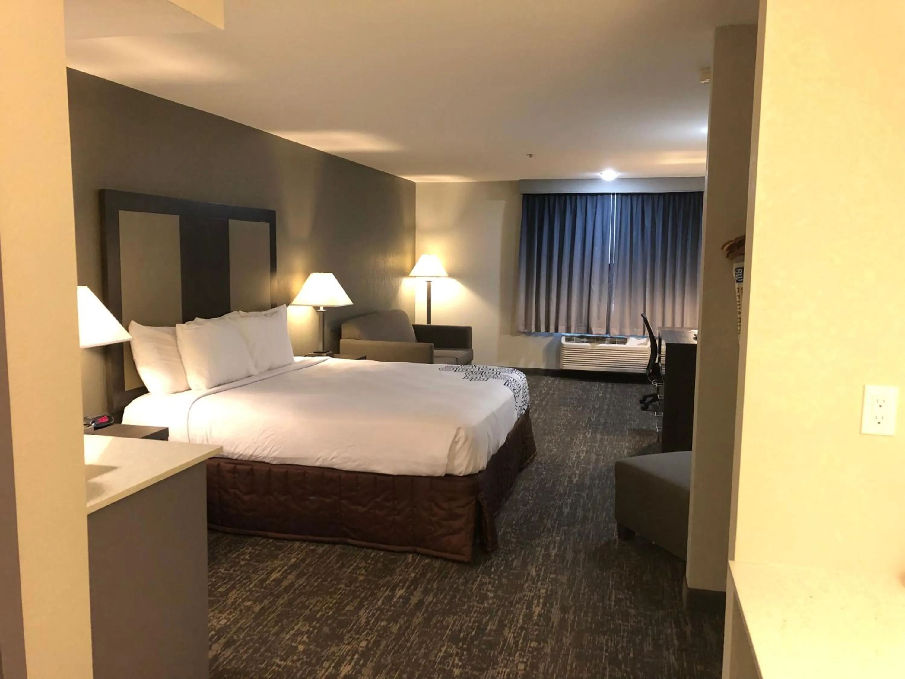 Photo of the whole room, Bed in Baymont by Wyndham Moses Lake