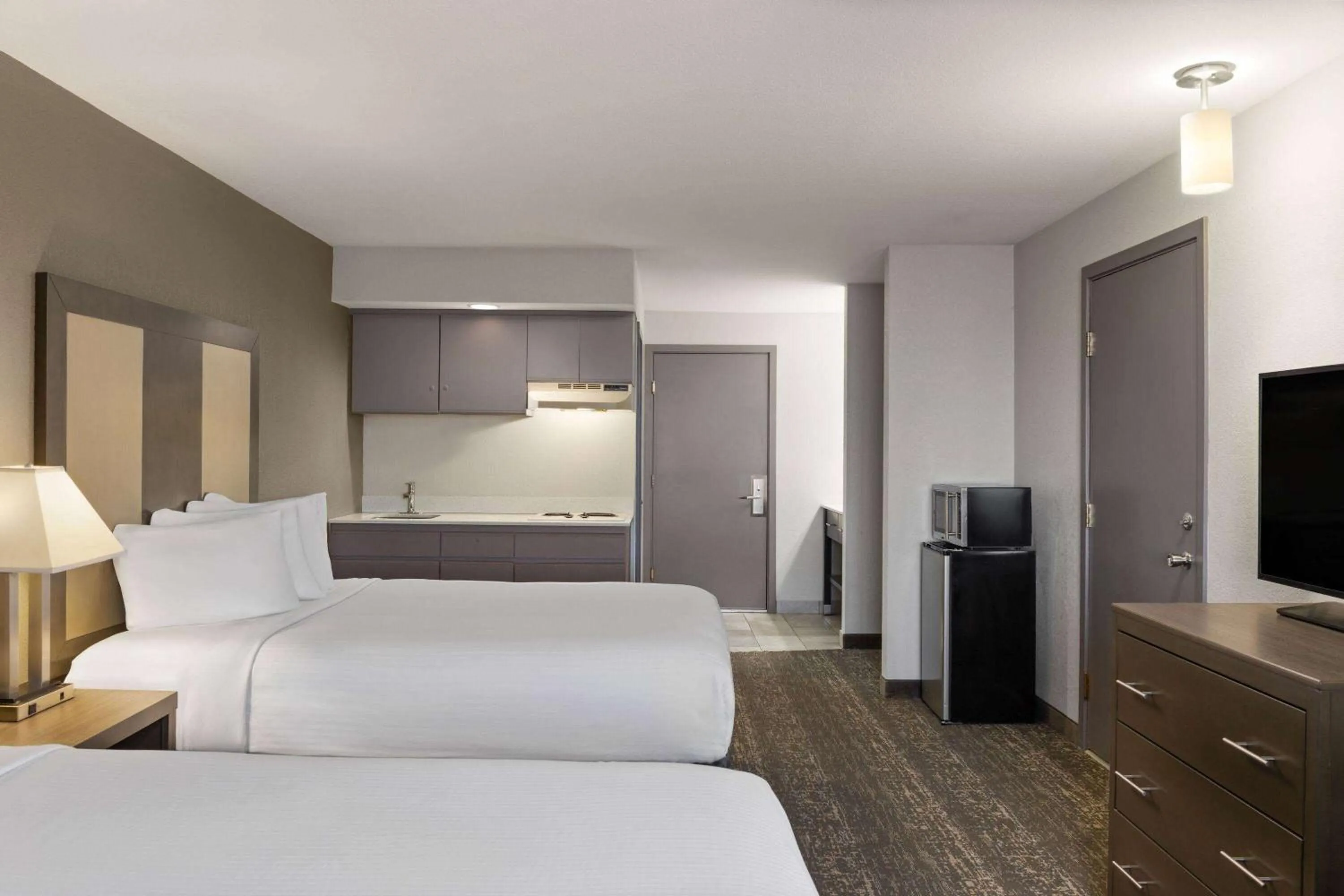 Photo of the whole room, Bed in Baymont by Wyndham Moses Lake