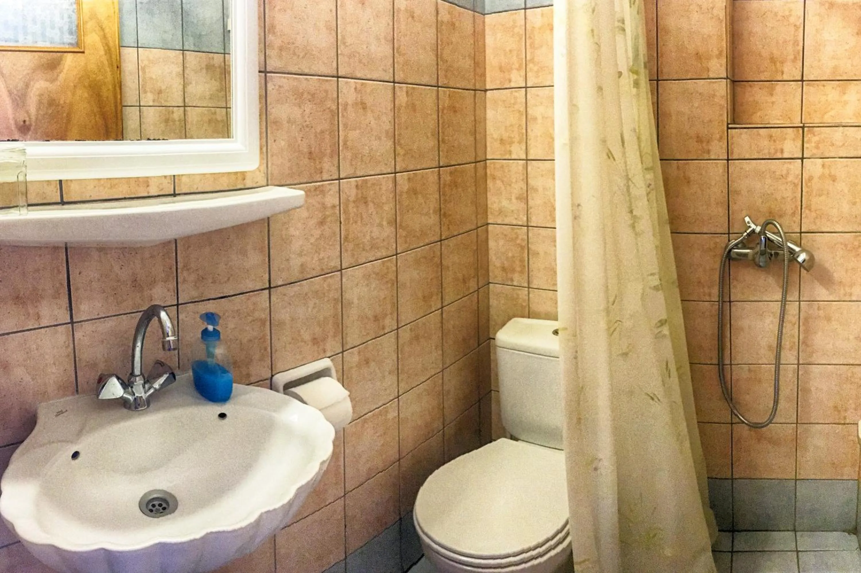 Shower in Hotel Helena