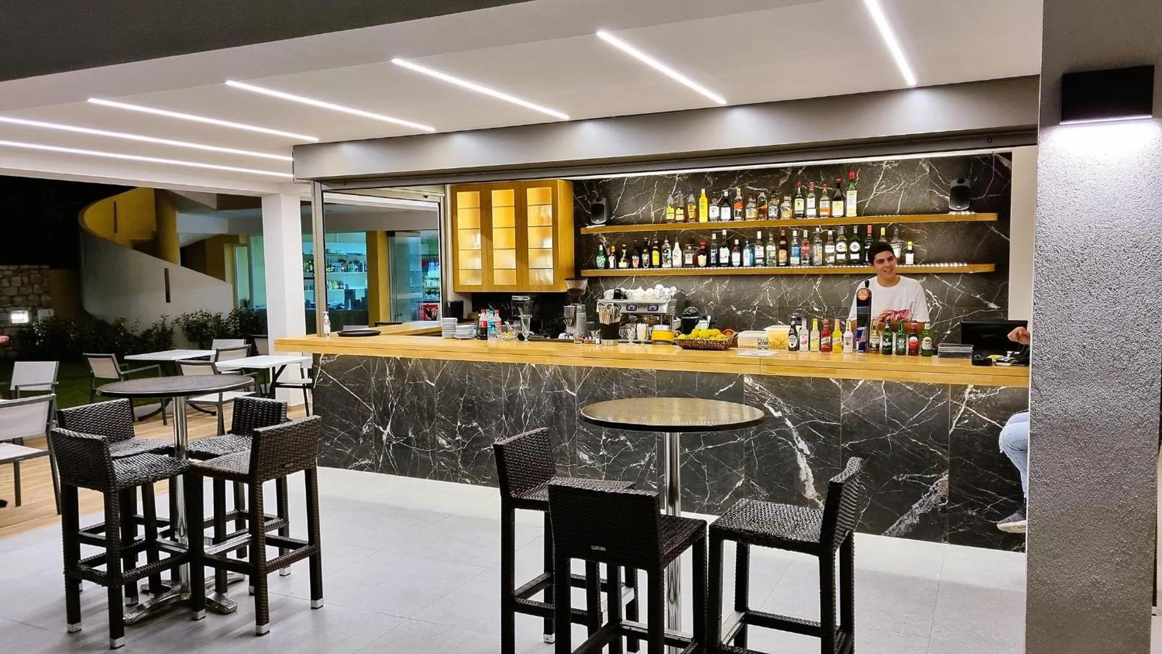 Lounge or bar in Sunny Bay Hotel