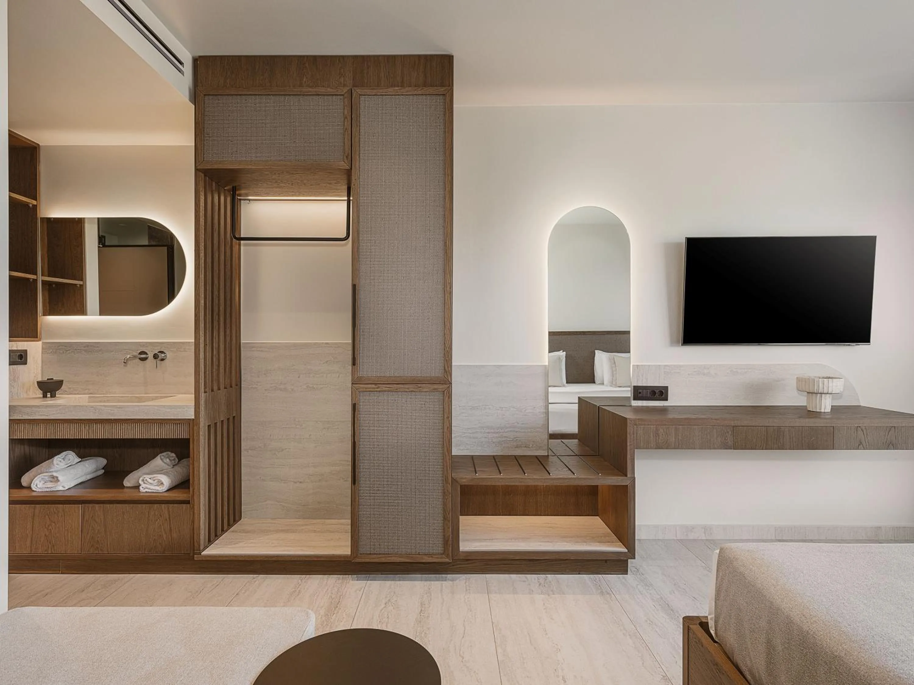 TV and multimedia, Bed in Sunny Bay Hotel