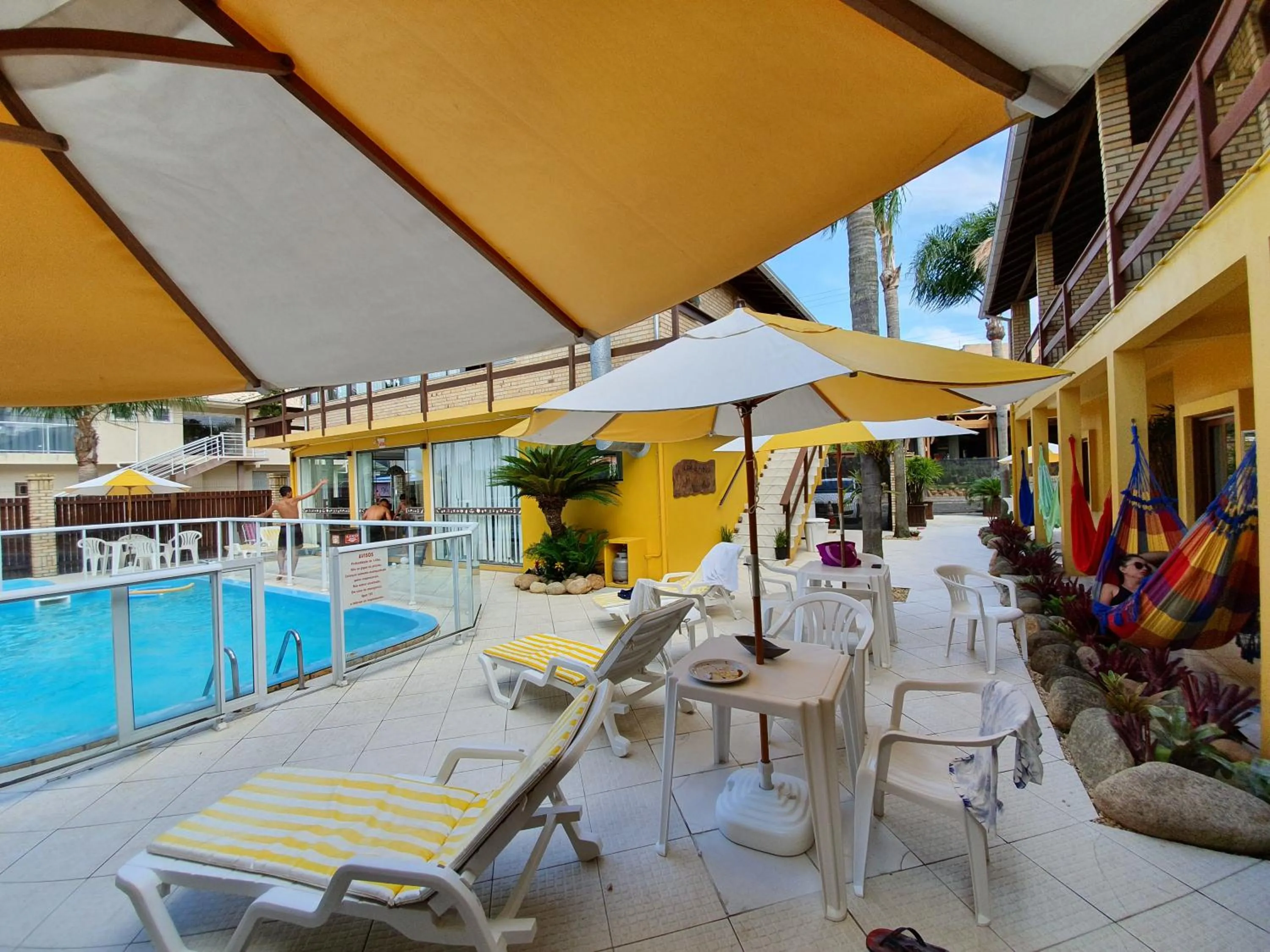 Swimming pool in Pousada Maunaloa