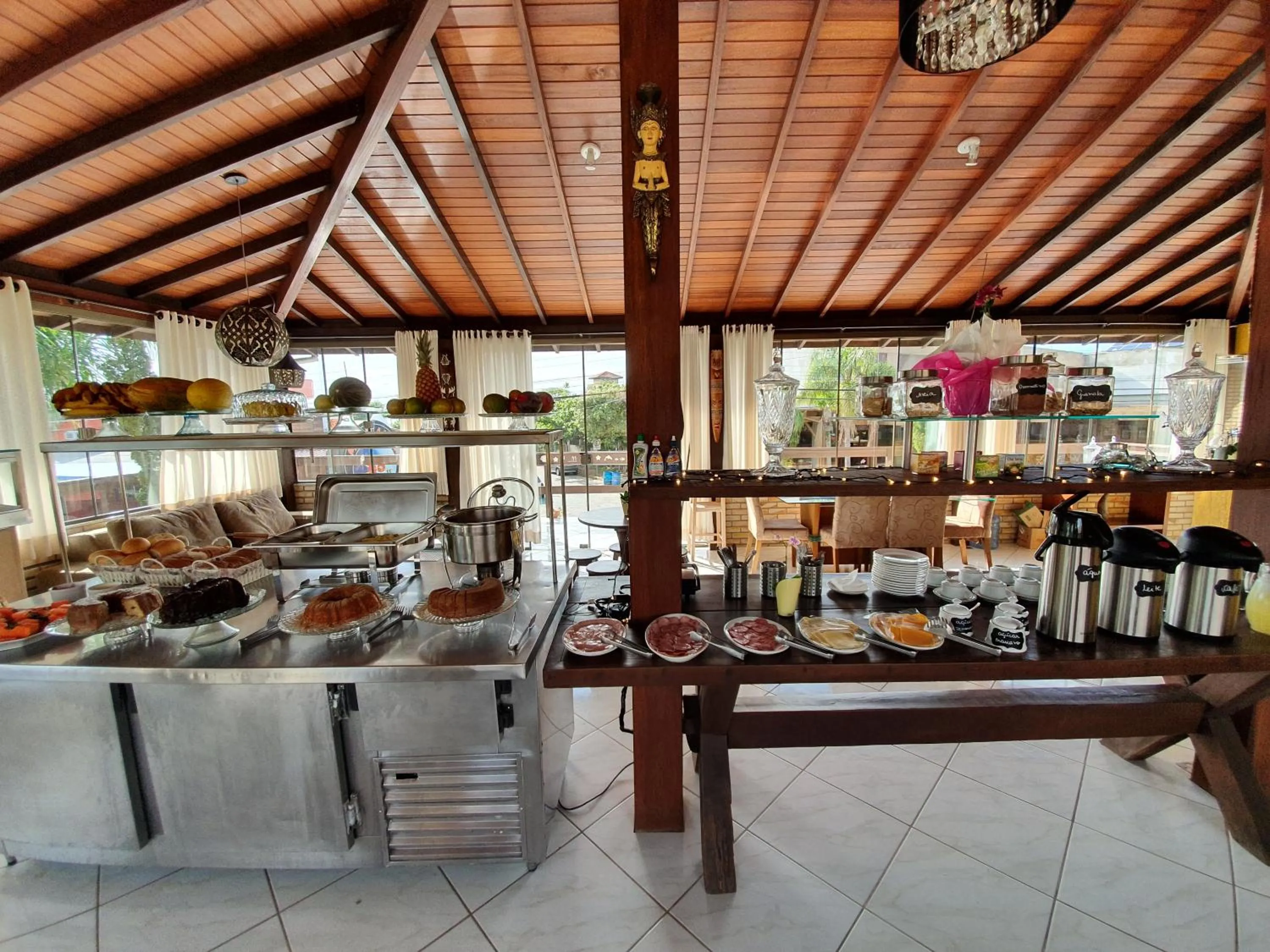 Breakfast in Pousada Maunaloa