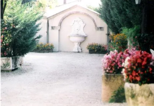 Patio in Hostellerie Sarrasine, Mâcon Est - Teritoria