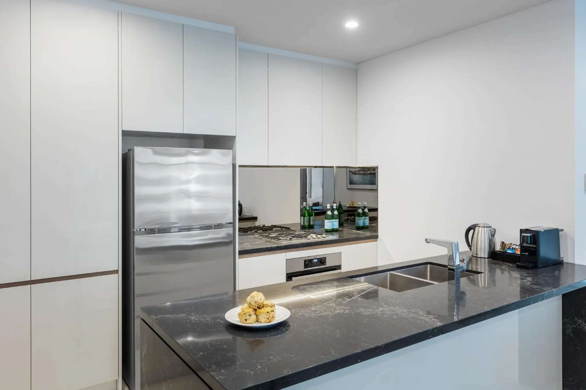 Kitchen or kitchenette in Meriton Suites Sussex Street, Sydney