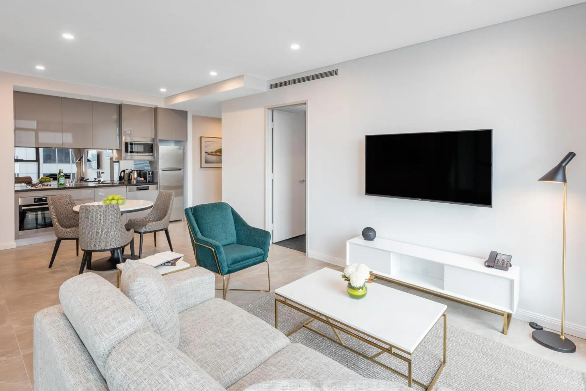 Kitchen or kitchenette in Meriton Suites Sussex Street, Sydney