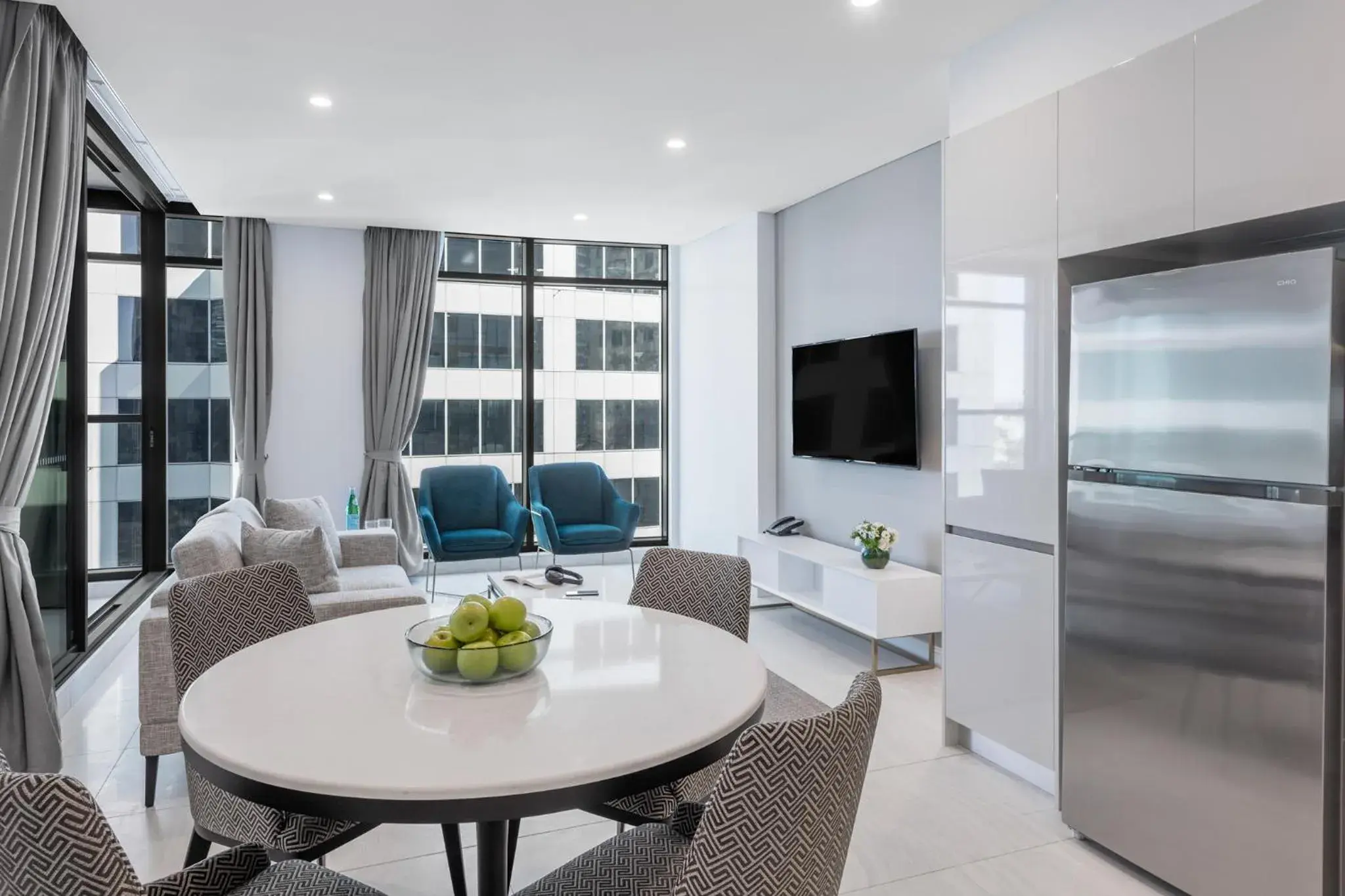 Two-Bedroom Suite in Meriton Suites Sussex Street, Sydney Two-Bedroom Suite in Meriton Suites Sussex Street, Sydney