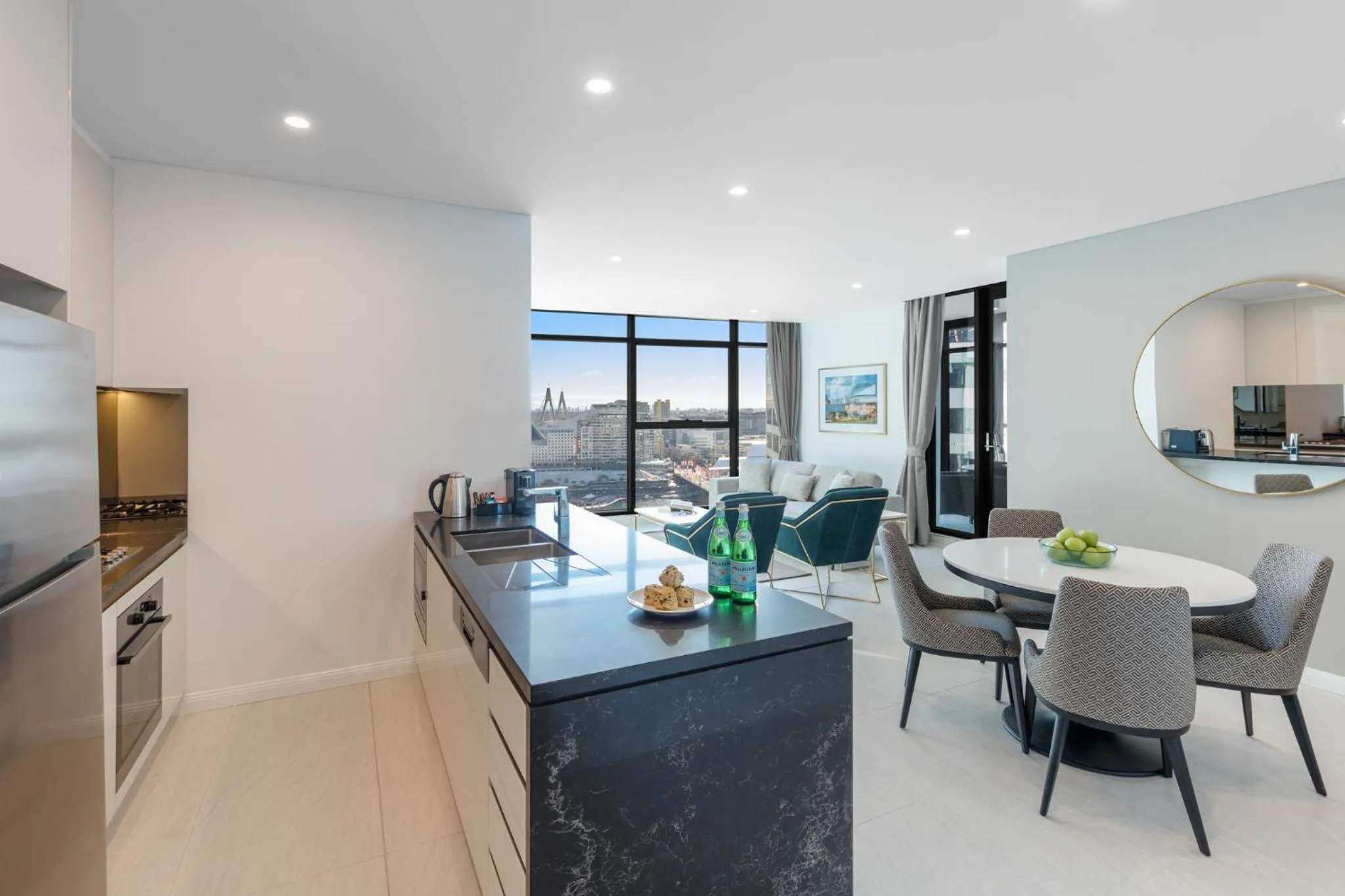 Kitchen or kitchenette in Meriton Suites Sussex Street, Sydney