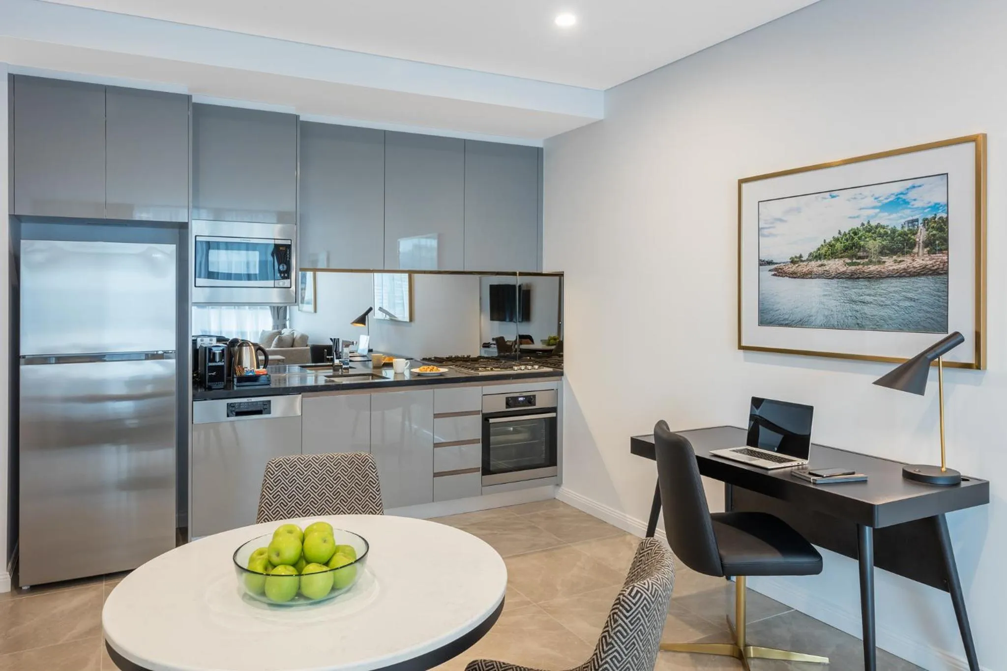 Kitchen or kitchenette in Meriton Suites Sussex Street, Sydney