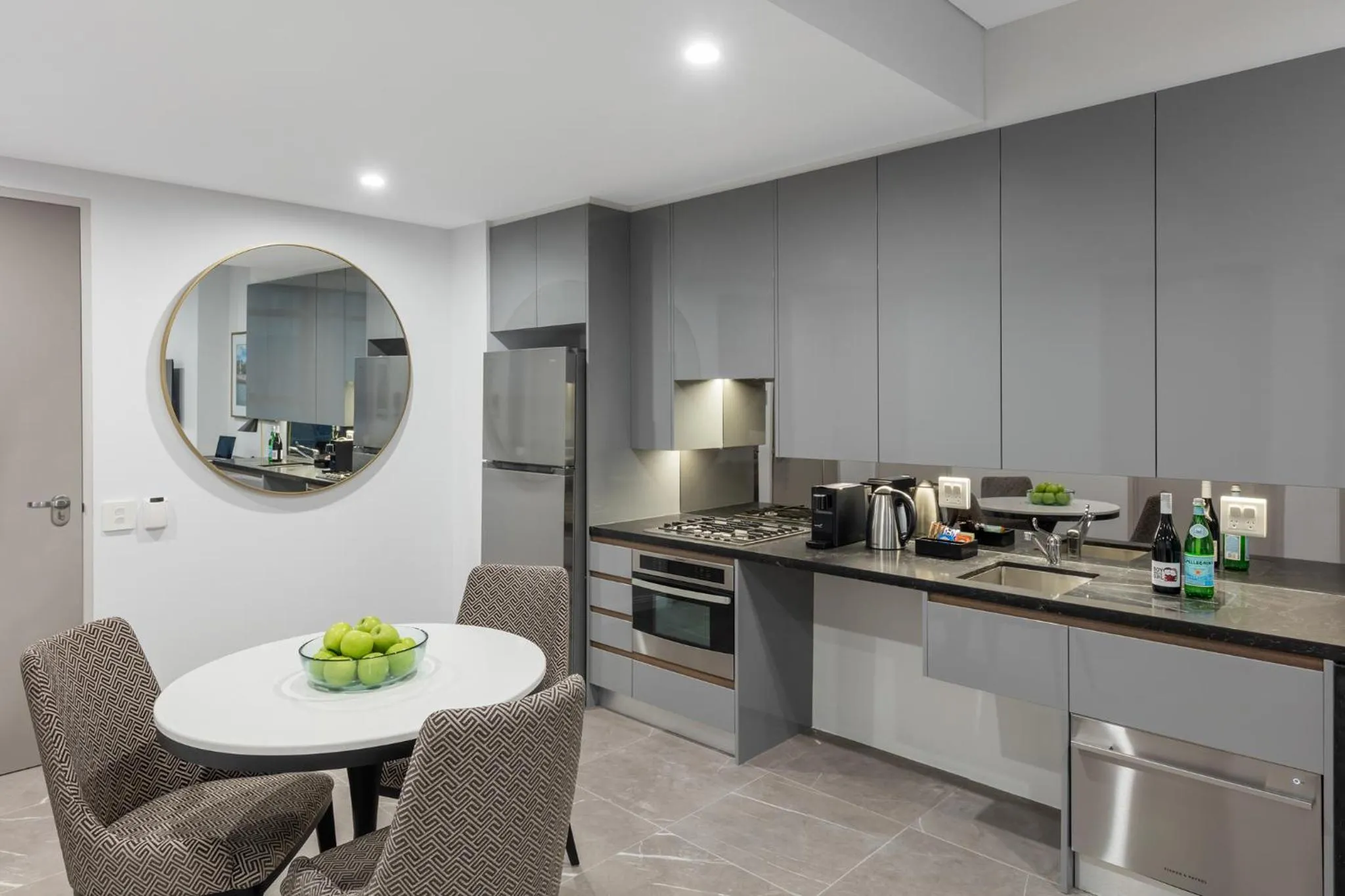 Kitchen or kitchenette in Meriton Suites Sussex Street, Sydney