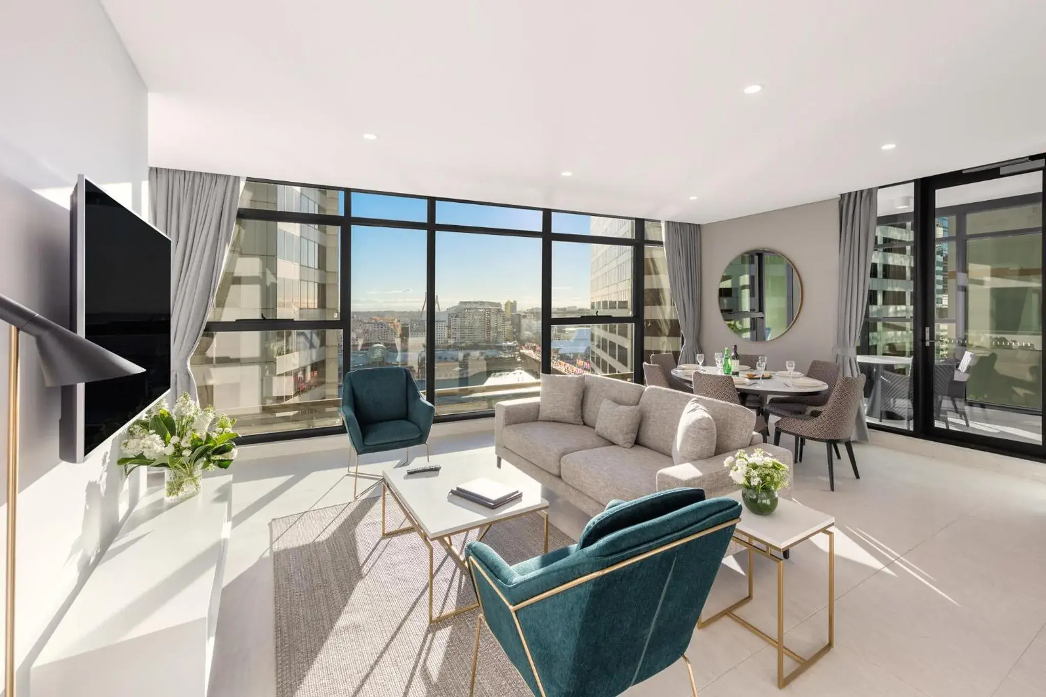 Three-Bedroom Darling Suite in Meriton Suites Sussex Street, Sydney Three-Bedroom Darling Suite in Meriton Suites Sussex Street, Sydney