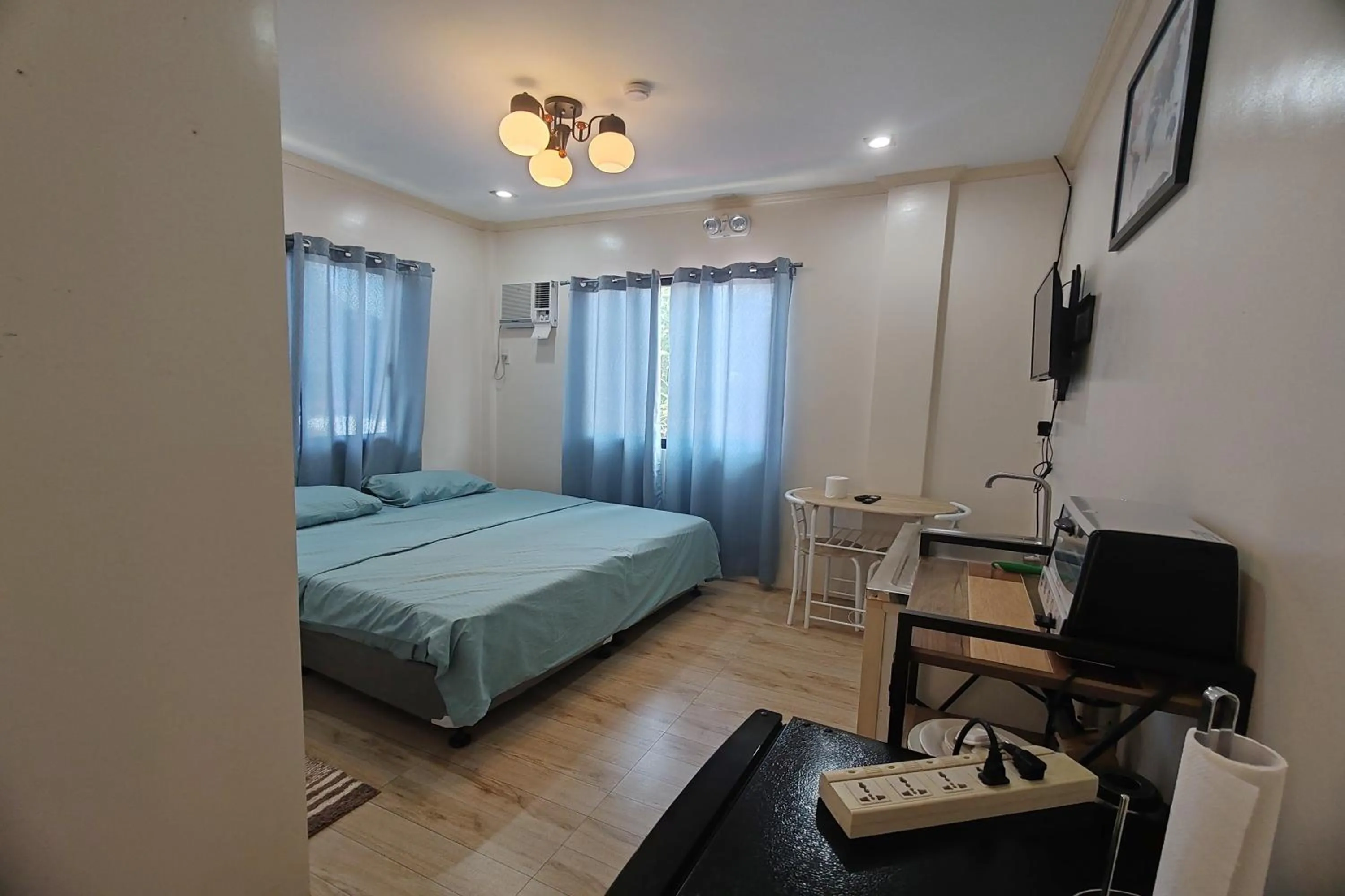 Bedroom, Bed in Intoy's Place Panglao near Beach